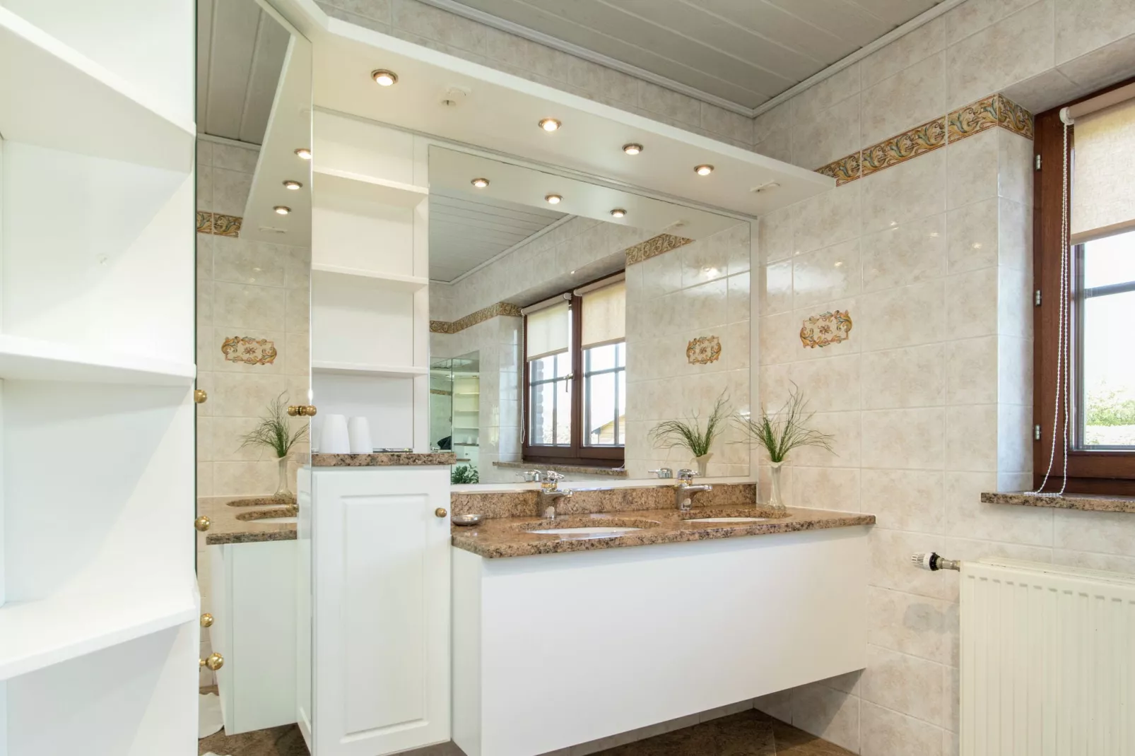 Villa East Canton-Bathroom