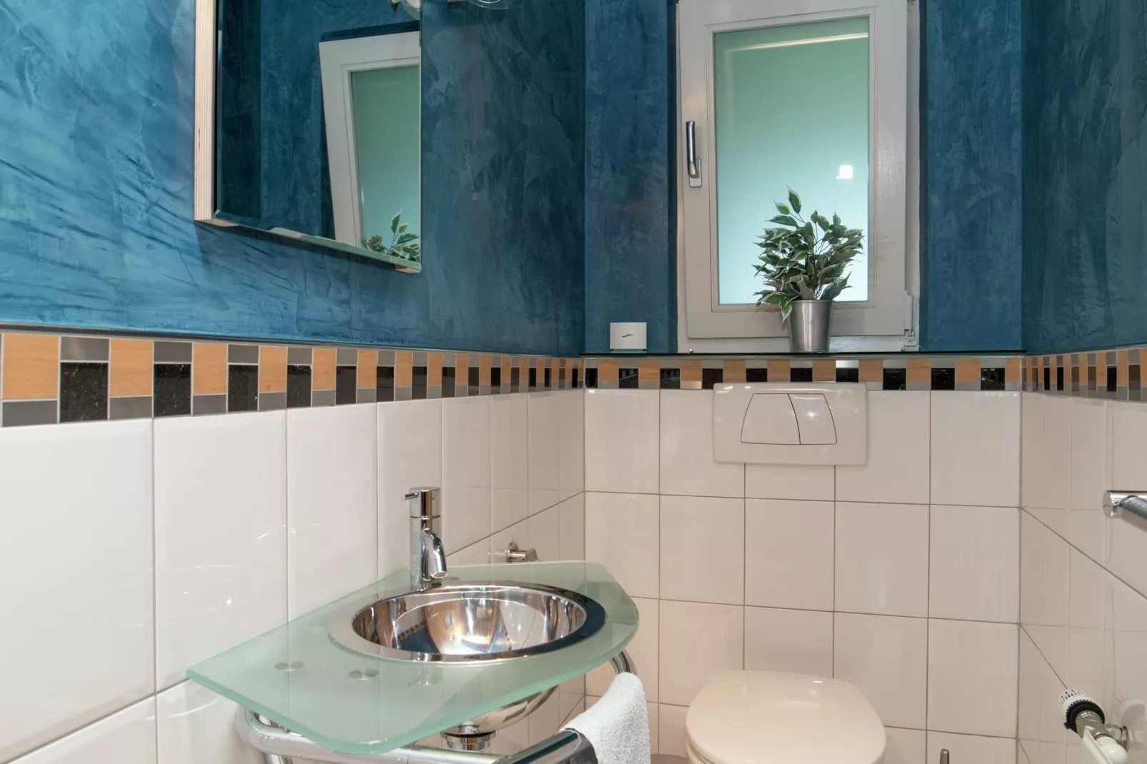 Villa East Canton-Bathroom