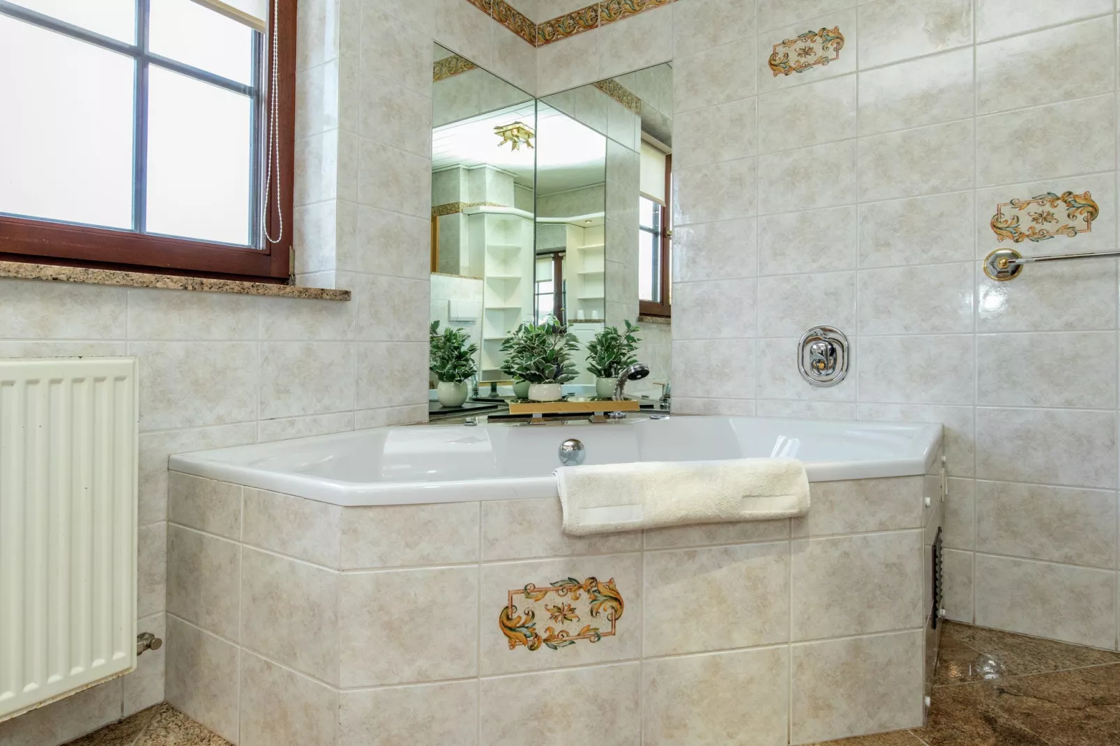 Villa East Canton-Bathroom