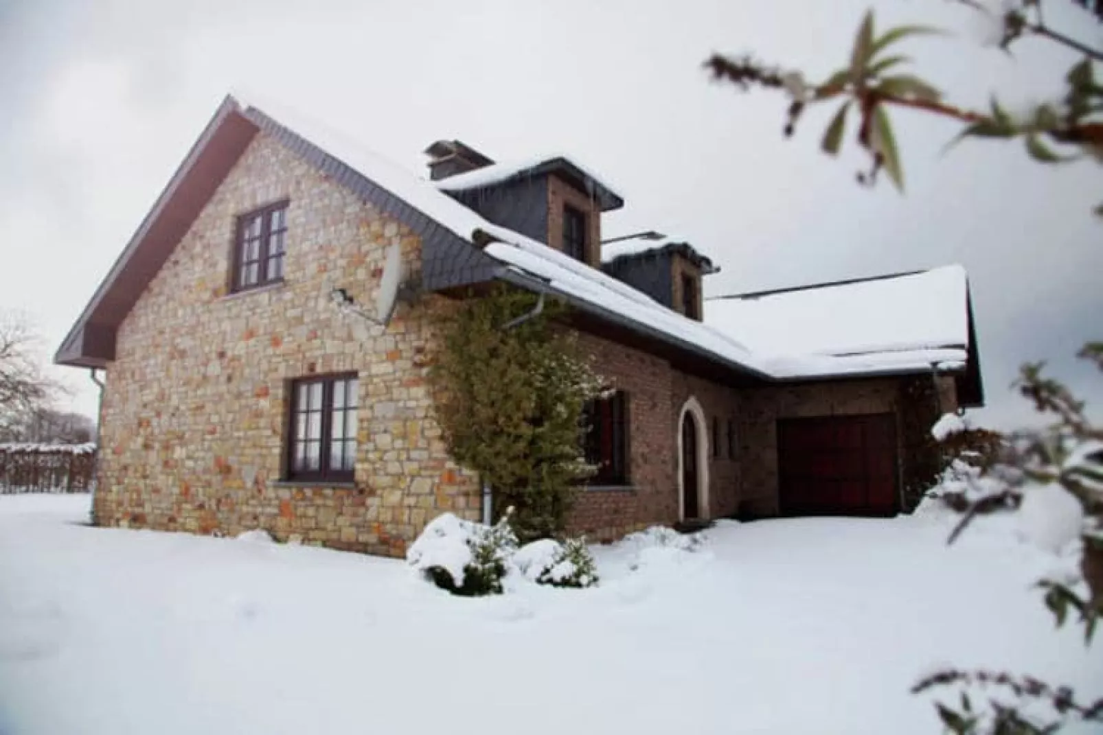 Villa East Canton-Exterior winter