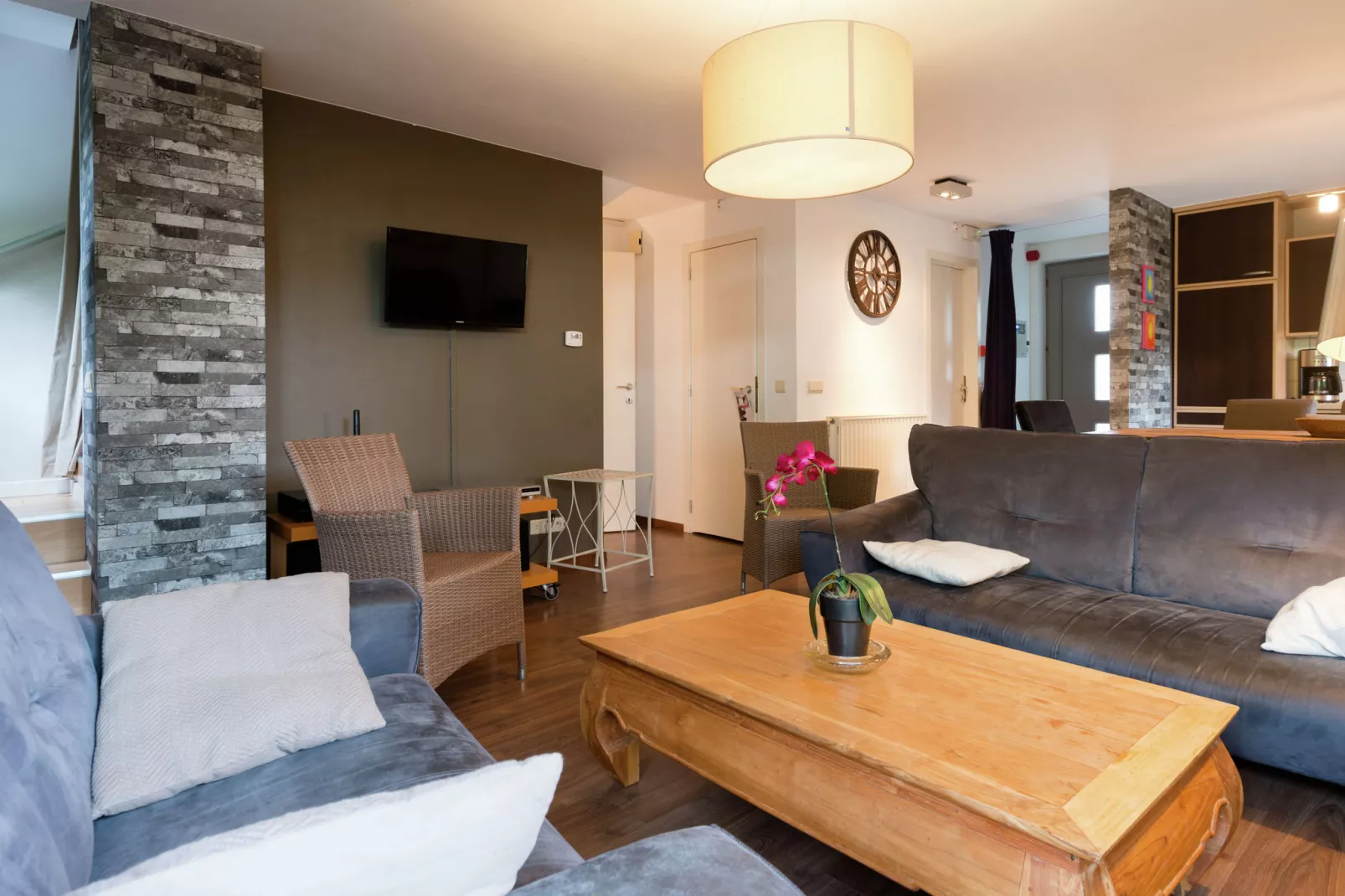 La Source-Living room