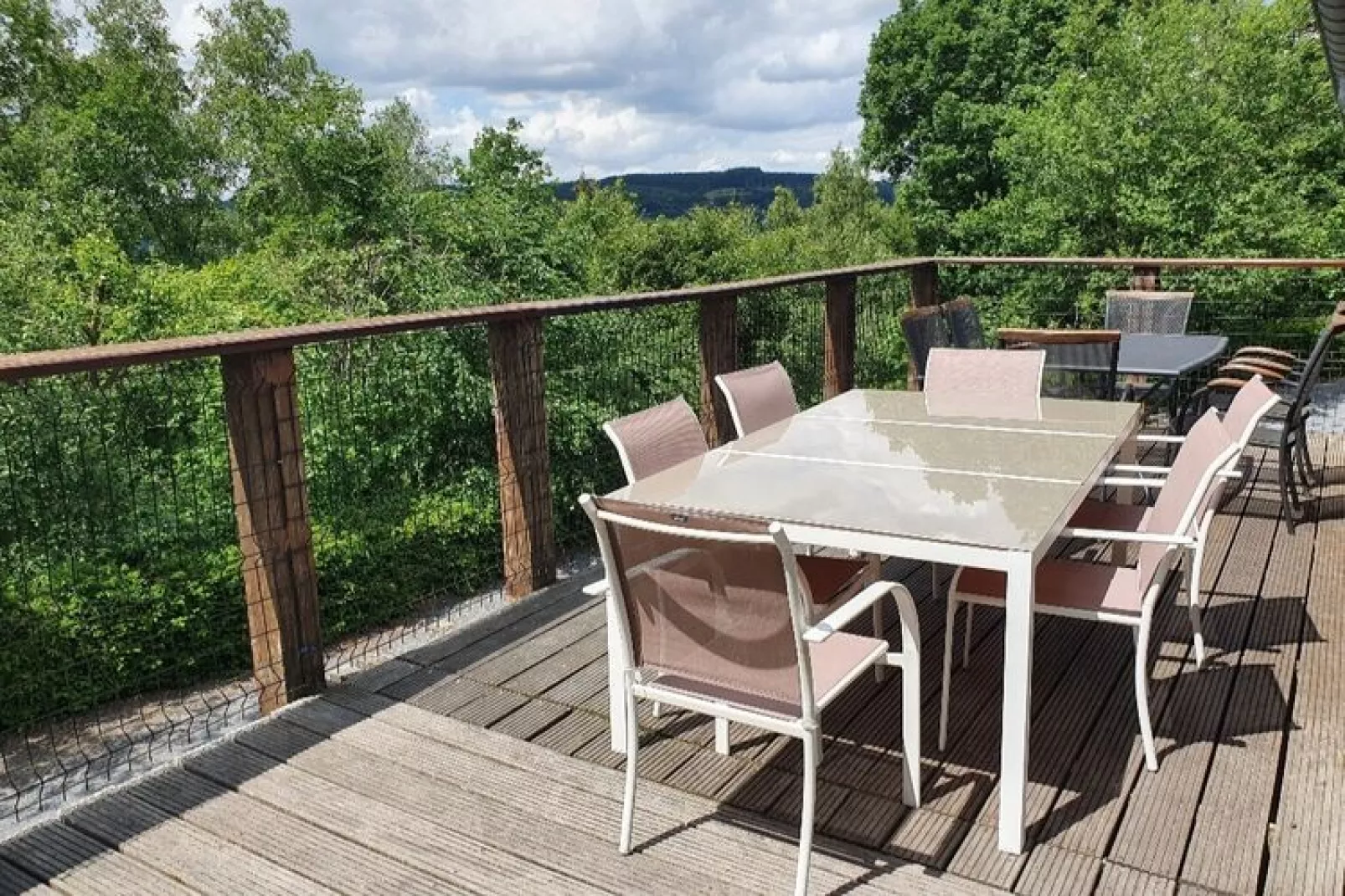 Opaal-Außenbereich Sommer