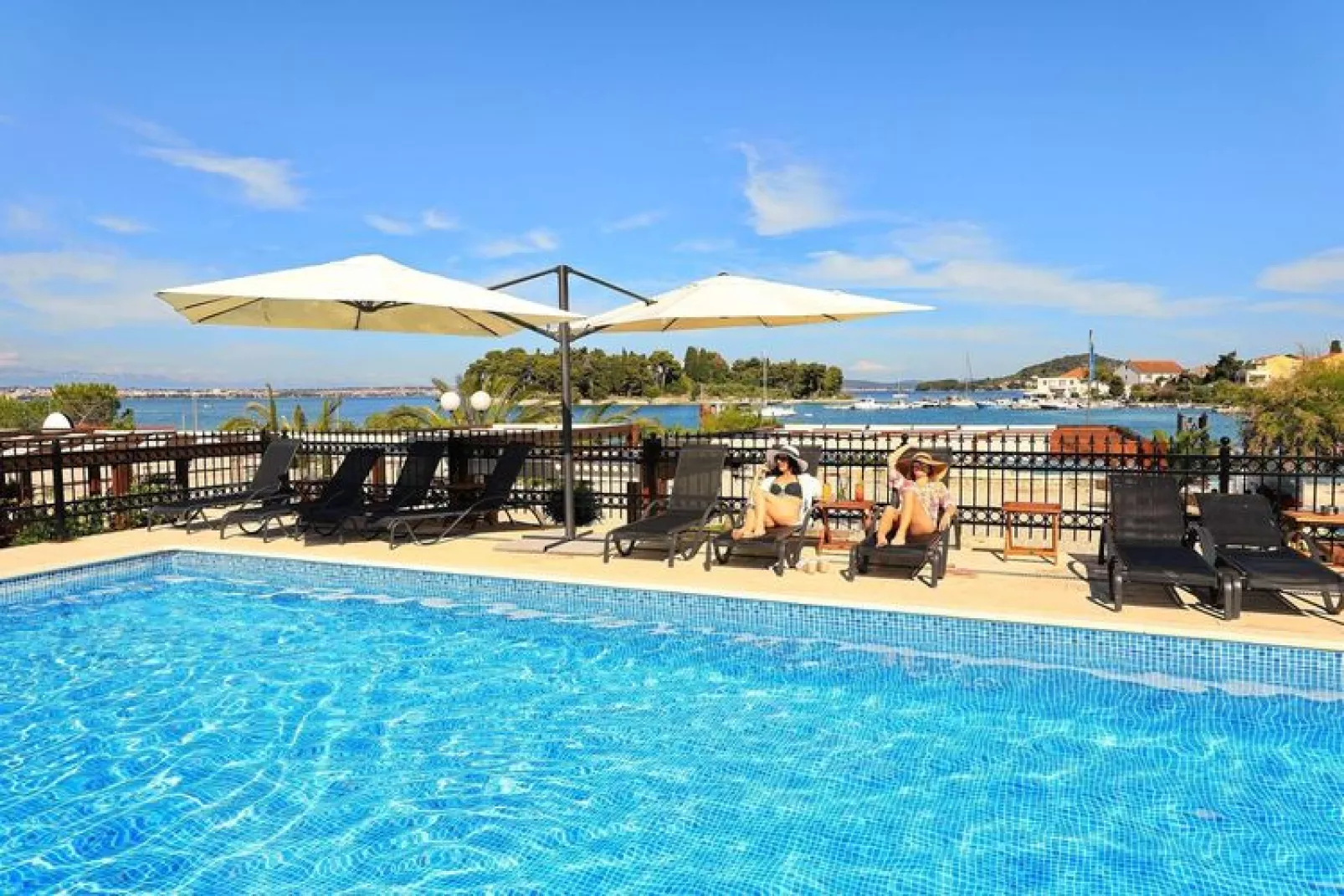 Holiday resort Vile Dalmacija, Preko-2-Raum-App., Superior 2+2, ca. 33 qm, für 4 Pers.-Pool