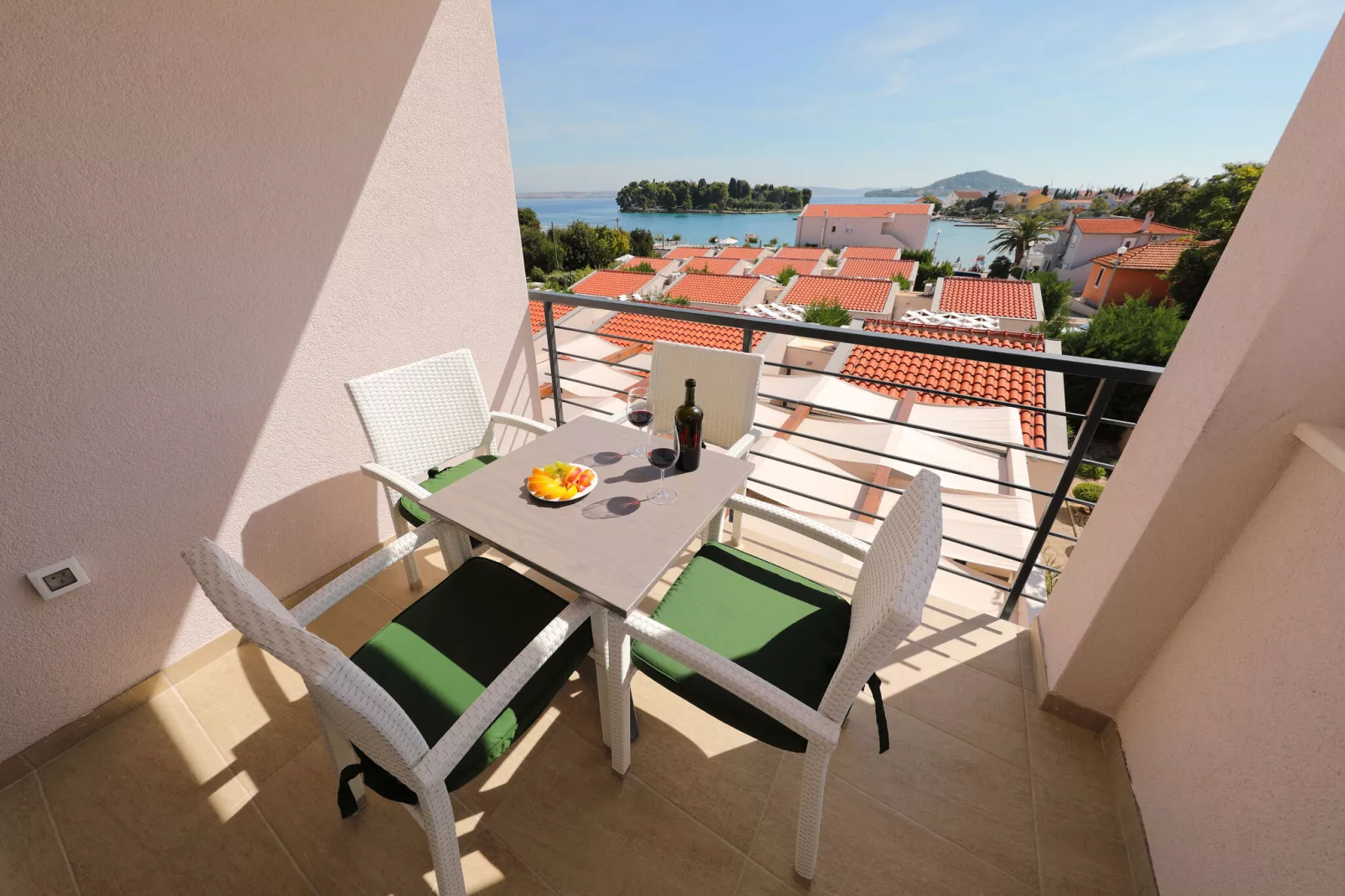 Holiday resort Vile Dalmacija, Preko-2-Raum-App., Superior 2+2, ca. 33 qm, für 4 Pers.-Terrace balcony