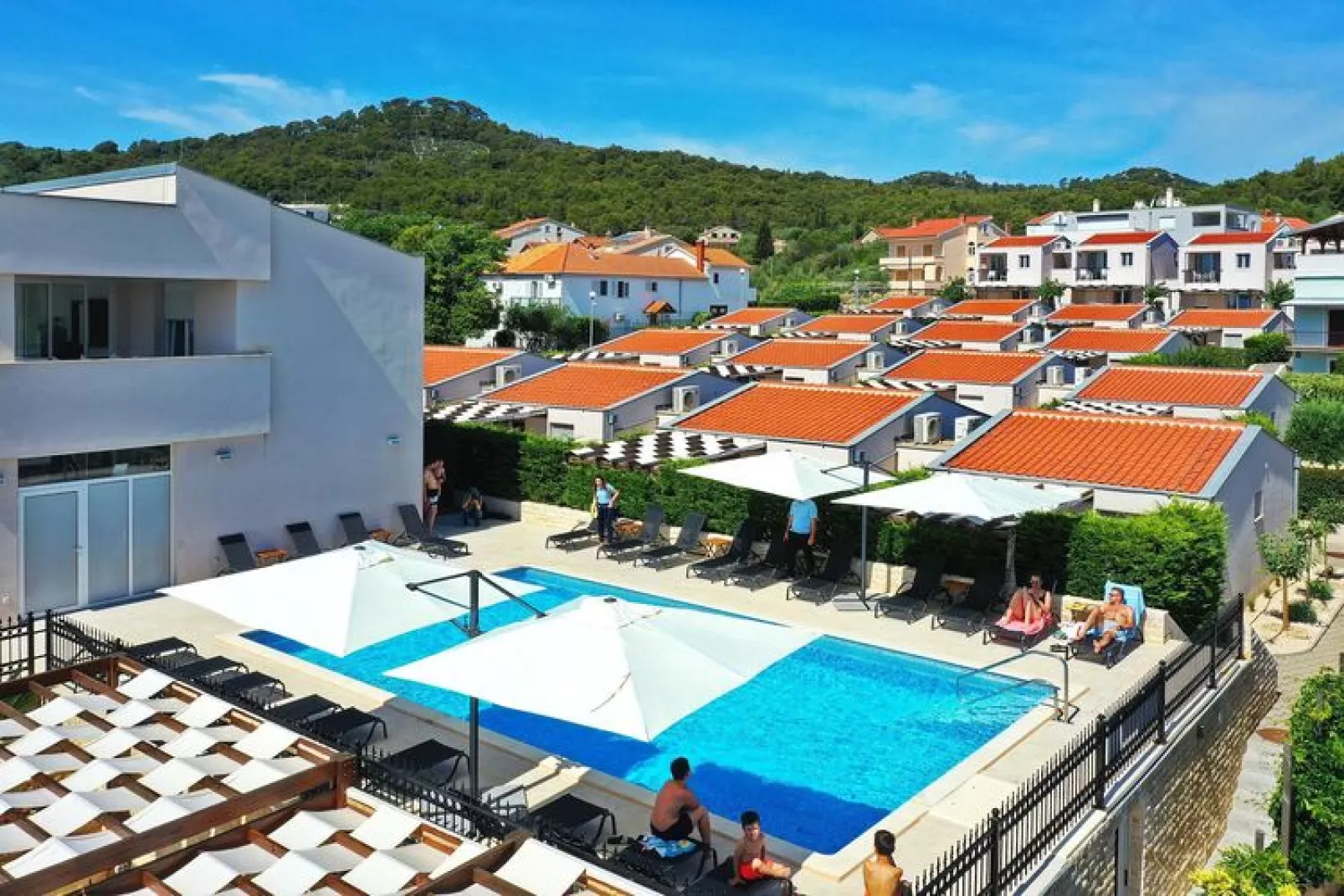 Holiday resort Vile Dalmacija, Preko-3-Raum-App., Classic 4+2, ca. 42 qm für 6 Pers.-Exterior summer