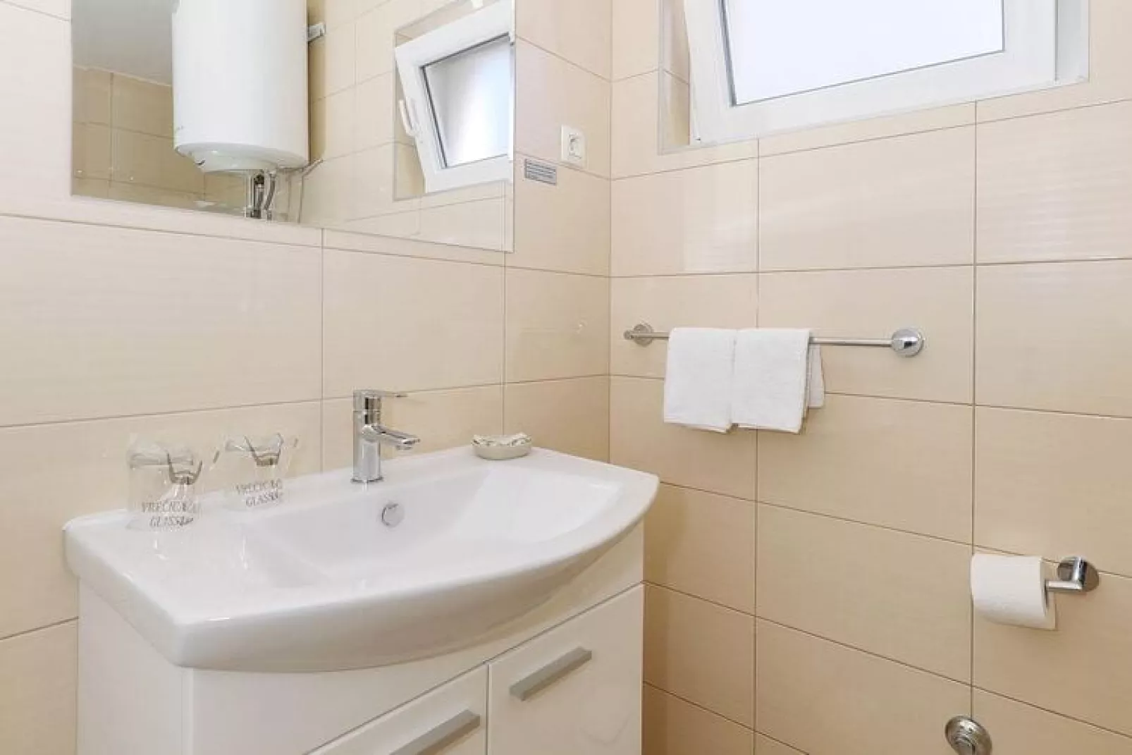 Holiday resort Vile Dalmacija, Preko-3-Raum-App., Classic 4+2, ca. 42 qm für 6 Pers.-Bathroom