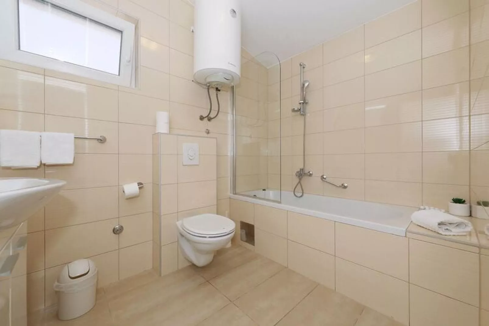 Holiday resort Vile Dalmacija, Preko-3-Raum-App., Classic 4+2, ca. 42 qm für 6 Pers.-Bathroom
