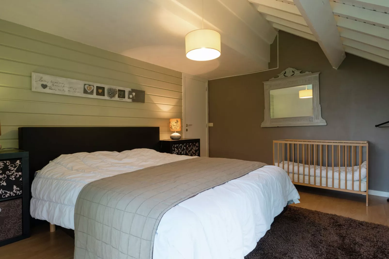 La Source-Bedroom