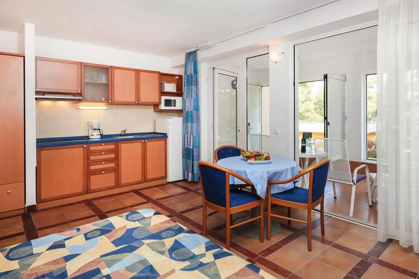 Apartments Fontana Resort Jelsa - Deluxe two bedroom apartment suite 4&2 - 71 qm - 6 Pers-Kitchen