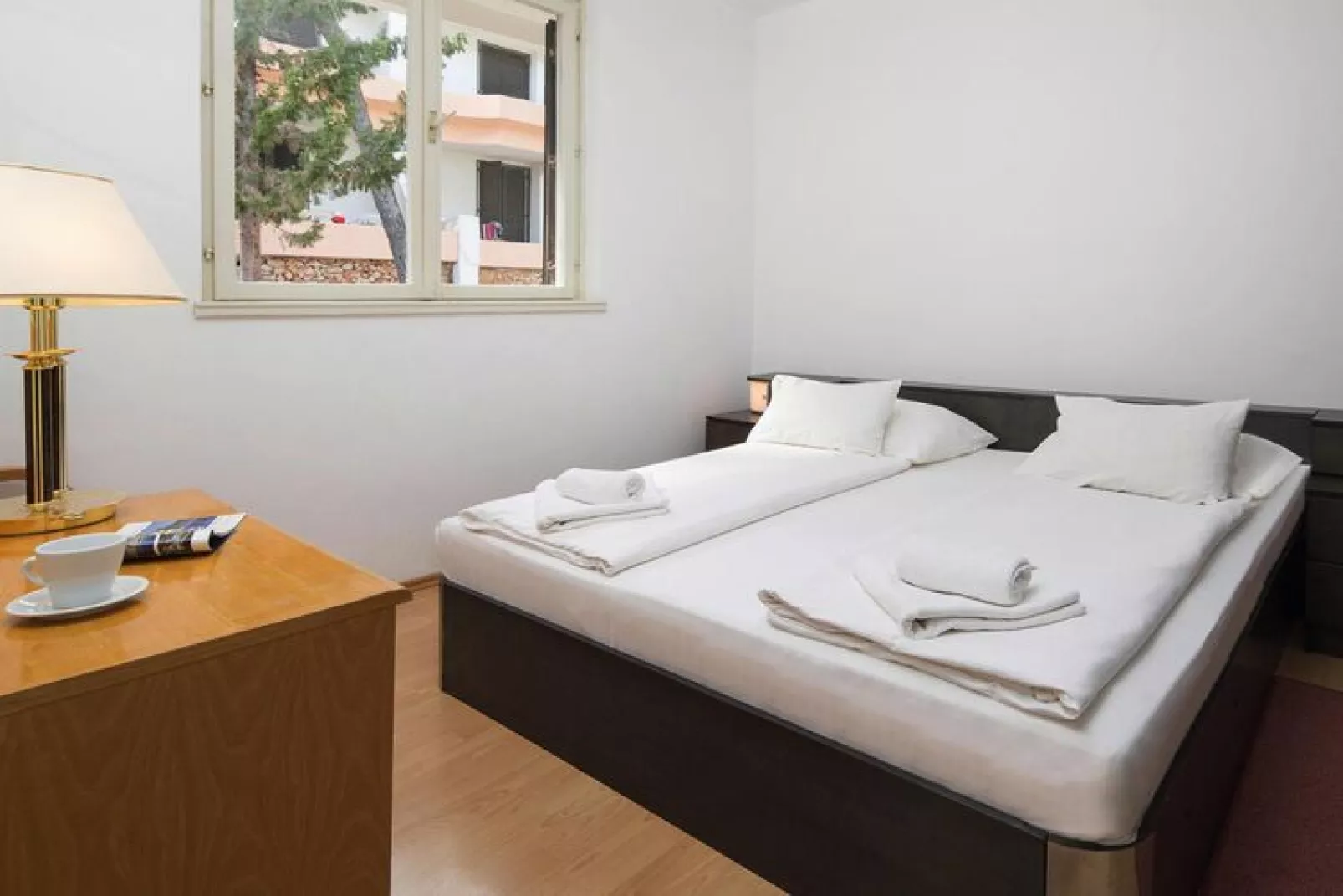 Apartments Fontana Resort Jelsa - Deluxe Studio 2 - 37 qm - 2 Pers-Bedroom