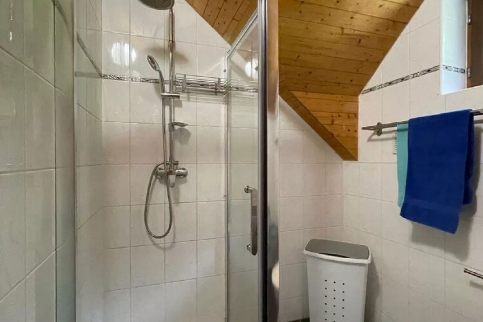 Chalet no 5-Bathroom