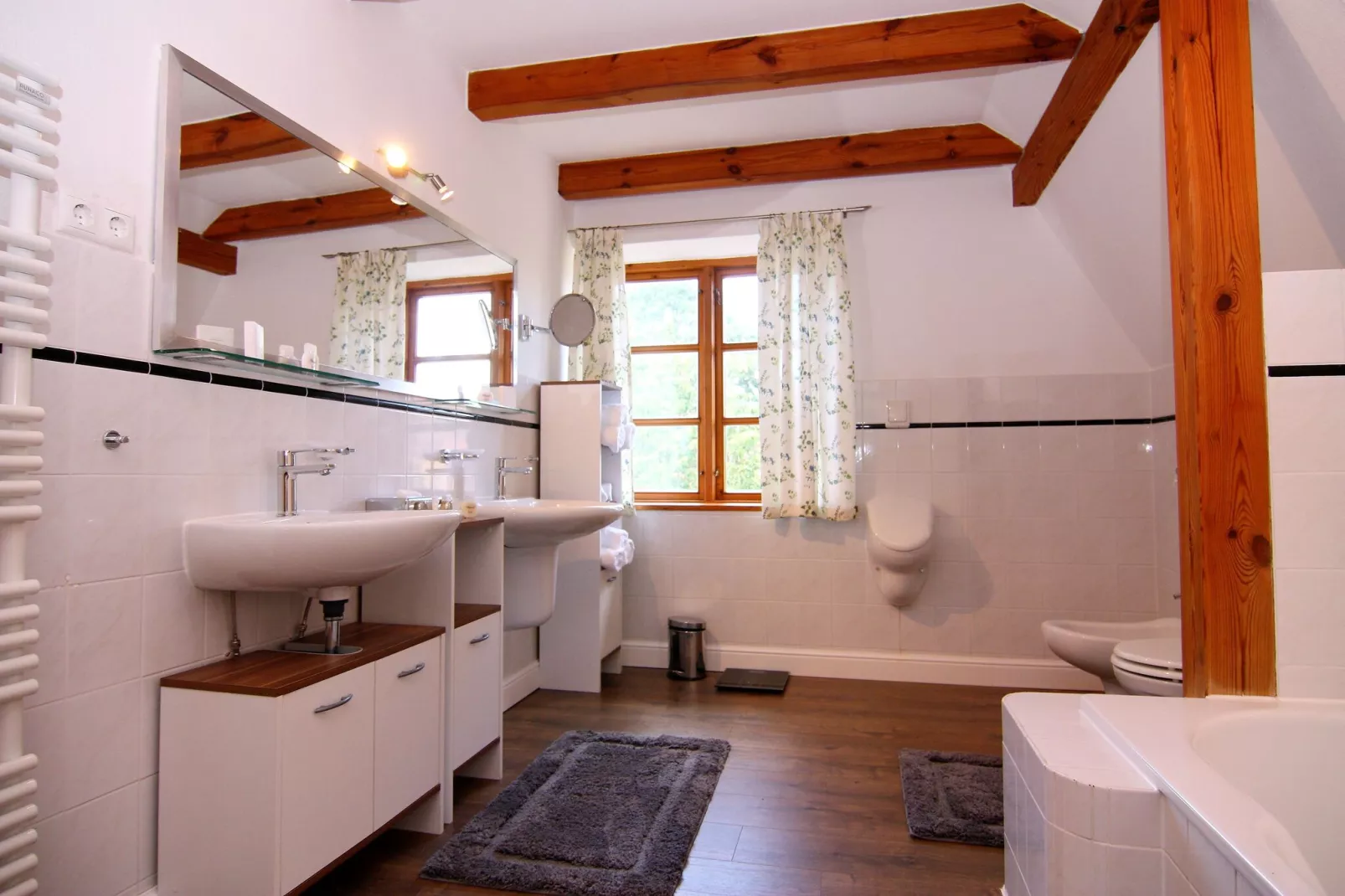 Haus Monika 200 qm / 7-8 Personen-Bathroom
