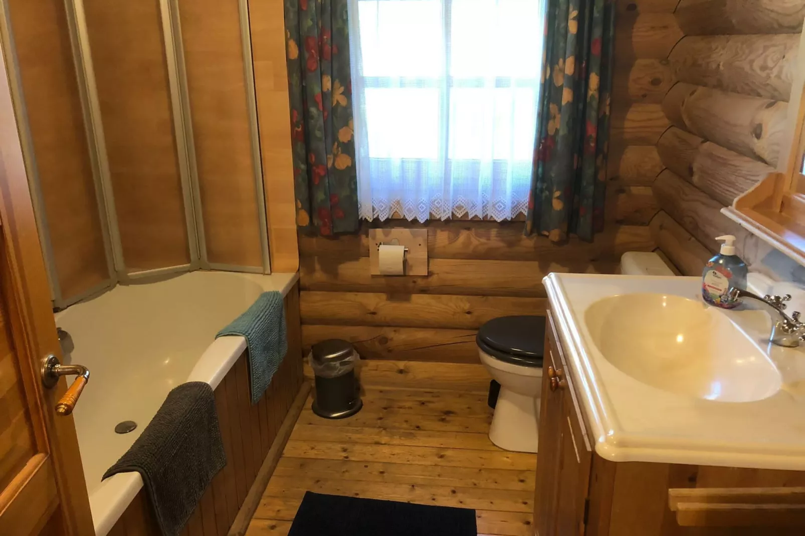 Ferienhaus Wiefelstede-Lehe-Bathroom