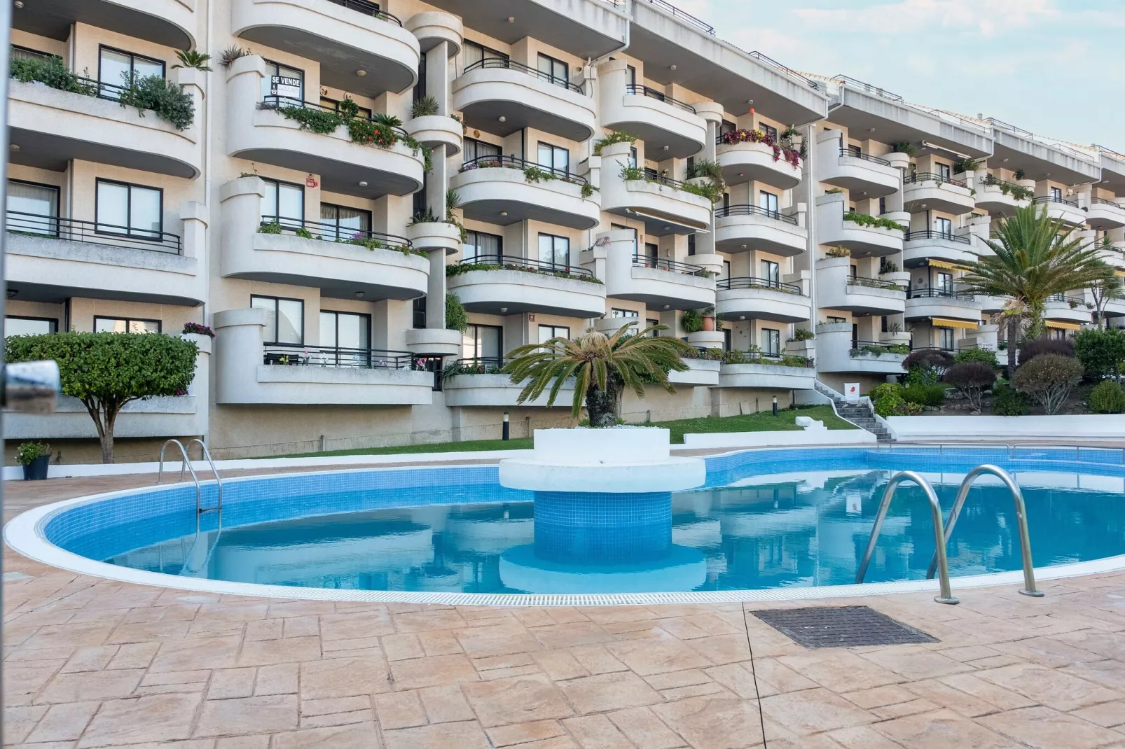 Pedras Negras-Pool