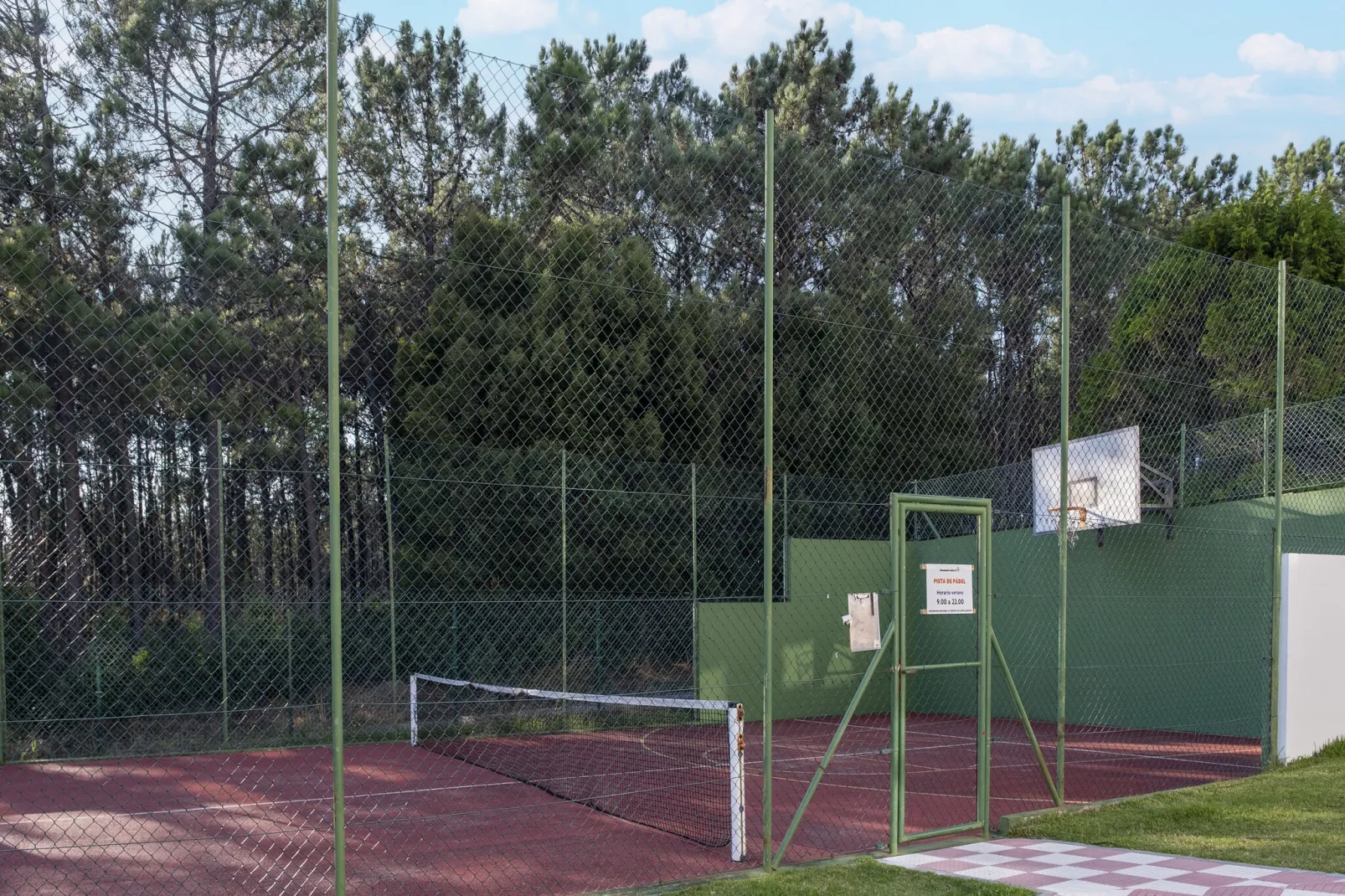 Pedras Negras-Facilities