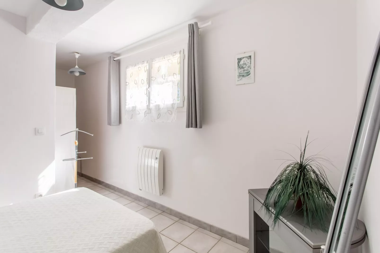 Berre les Alpes-Bedroom