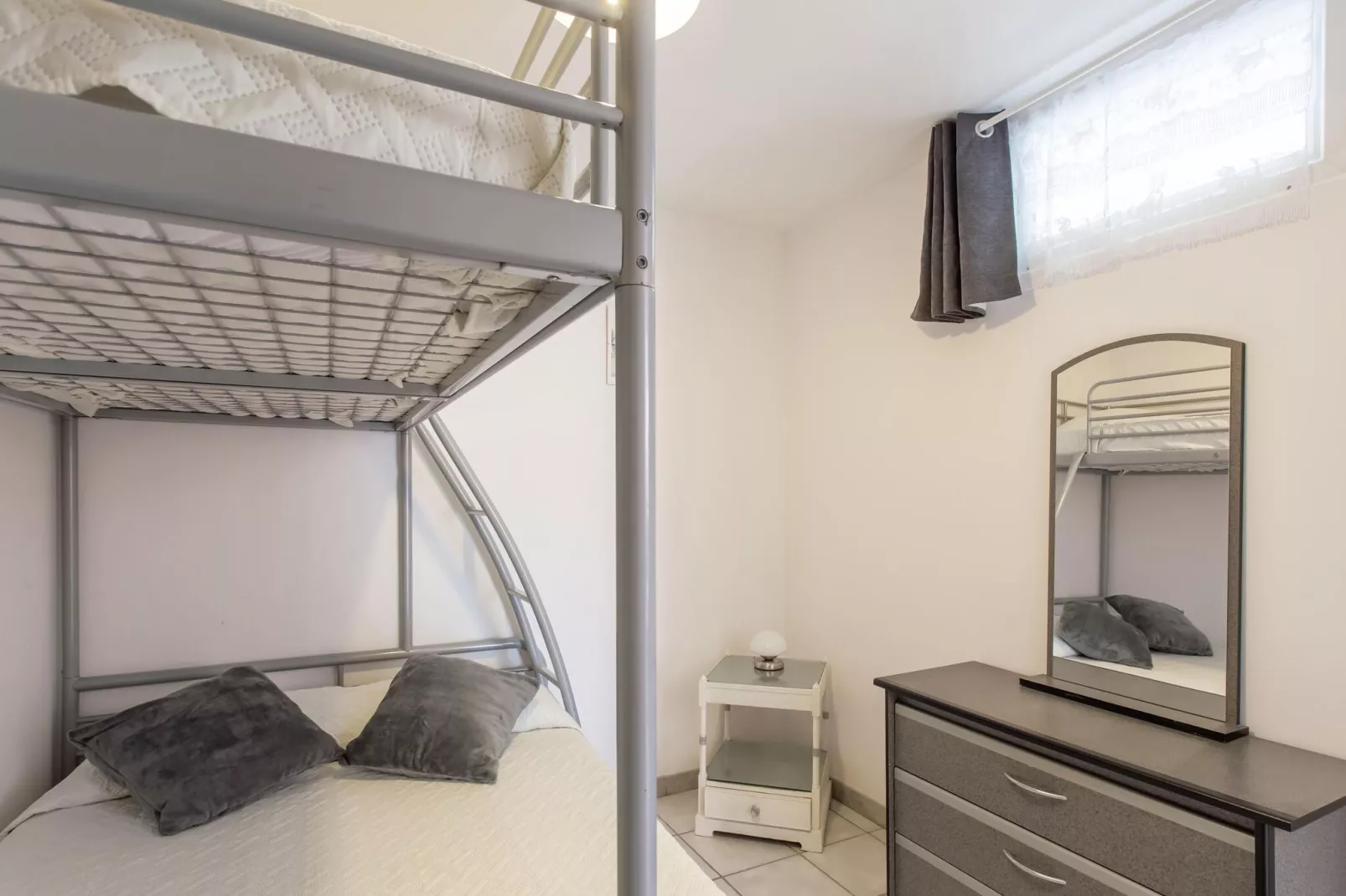 Berre les Alpes-Bedroom