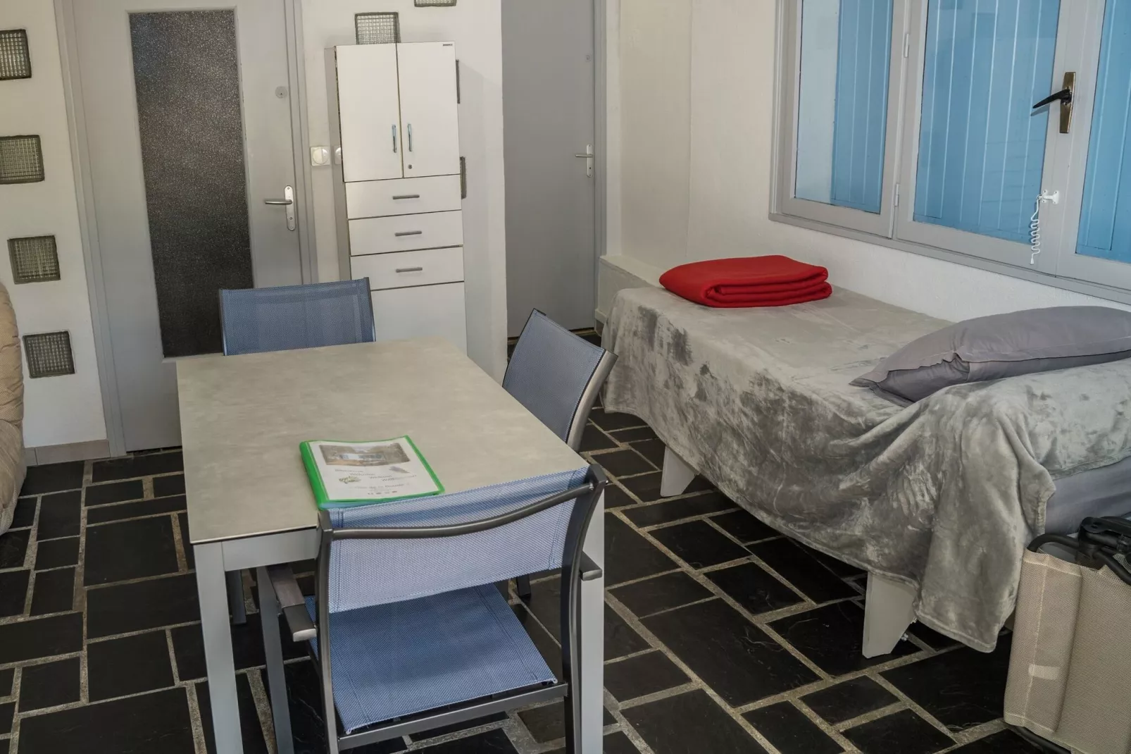 Petit gite-Kitchen