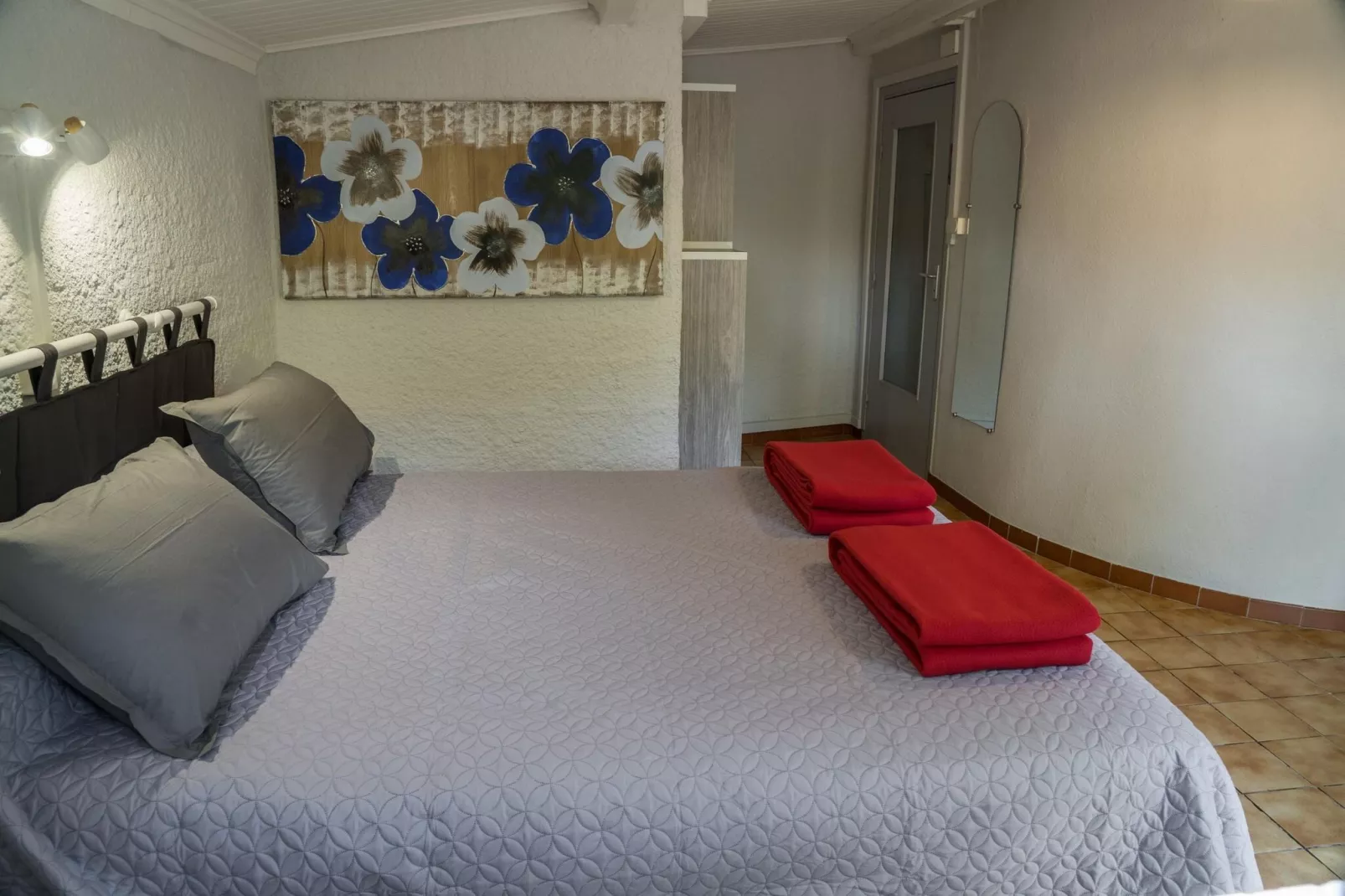 Petit gite-Bedroom