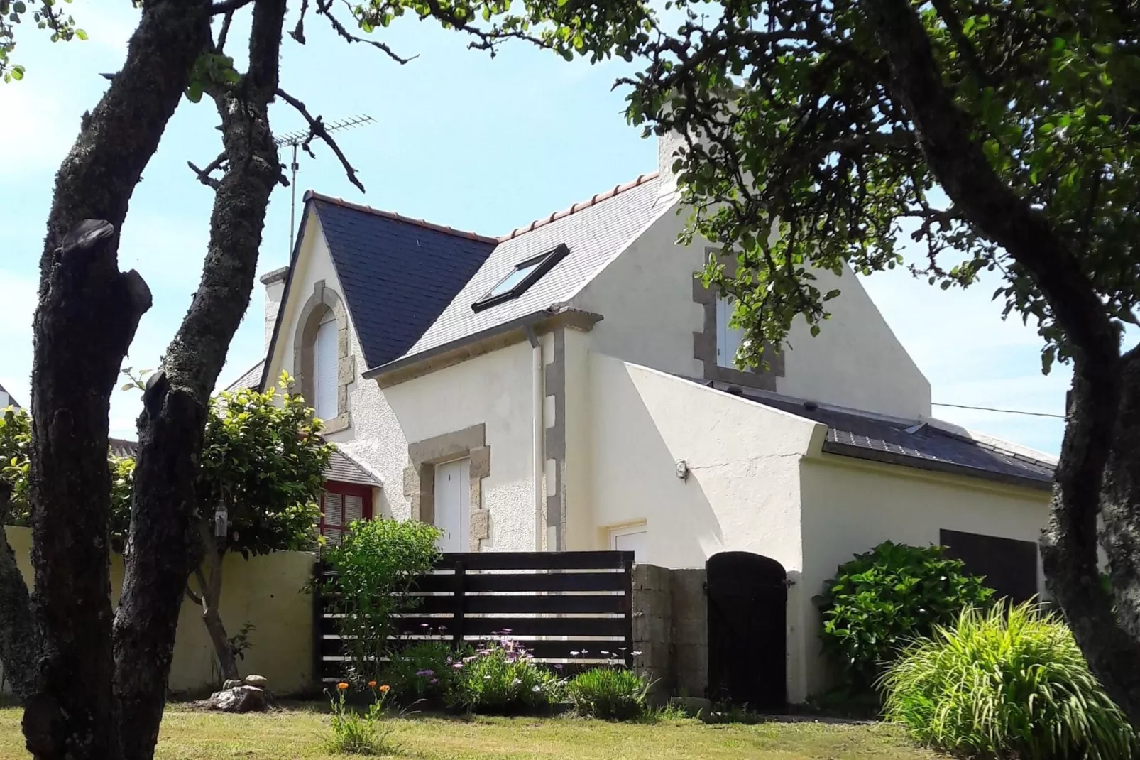 Holiday home Plogoff-Exterior summer