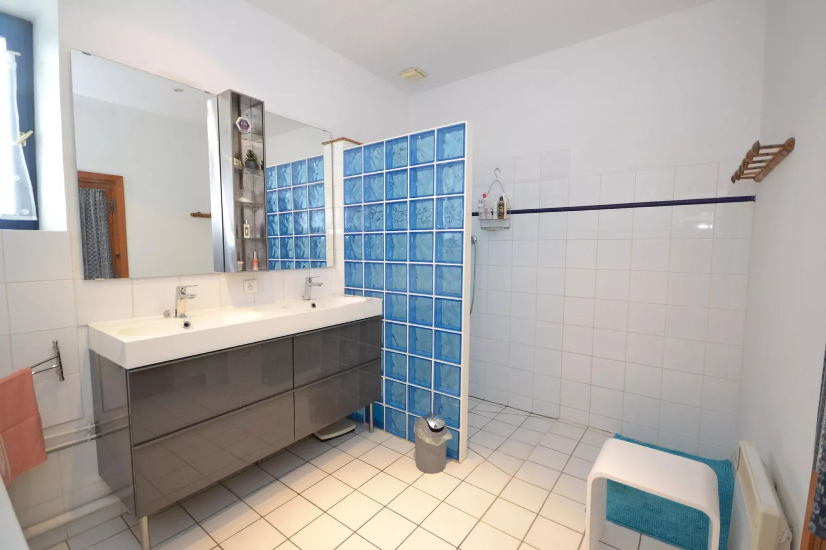 Maison de vacances - FOURNES-Bathroom