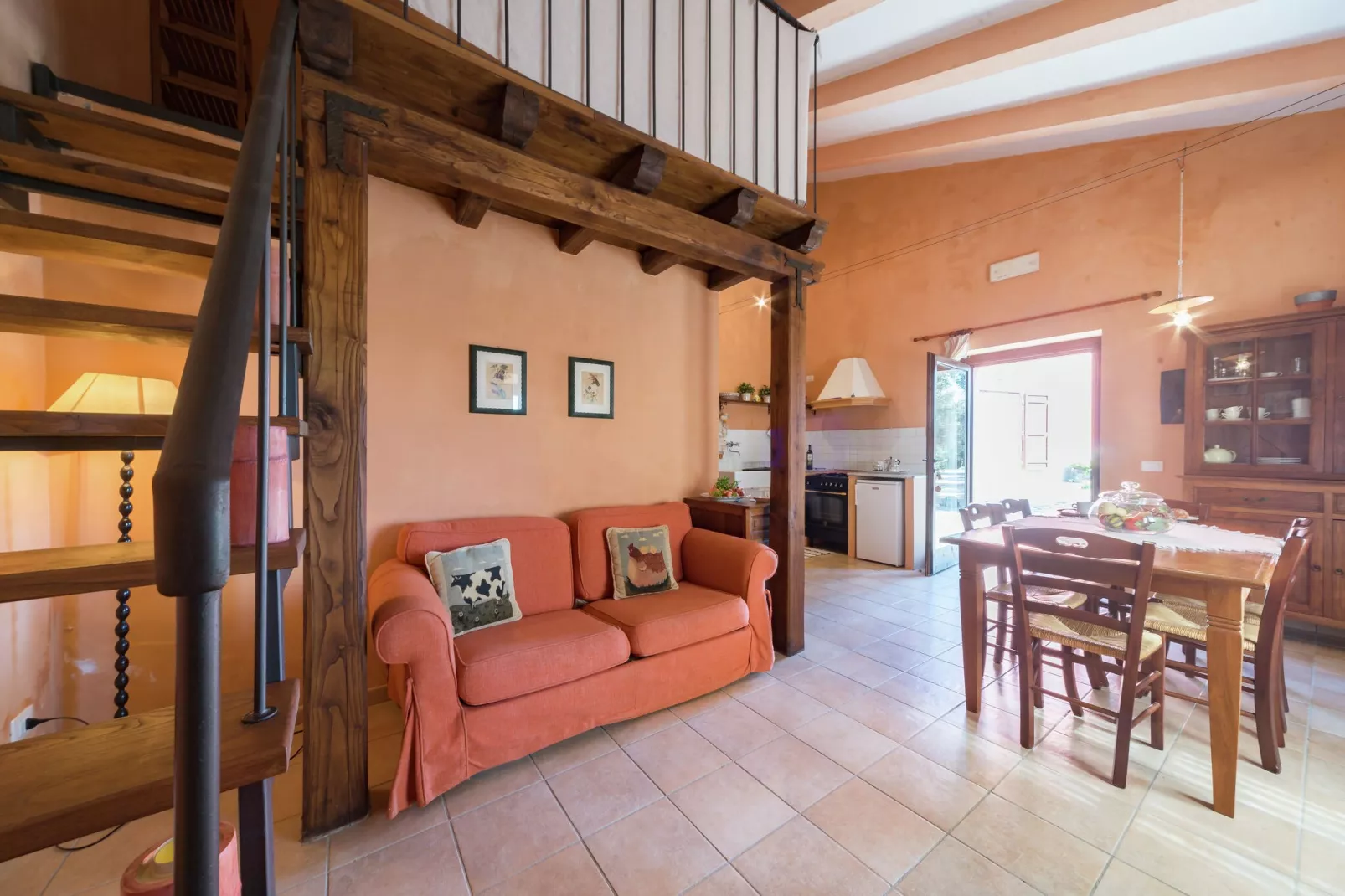 Mirto-Living room