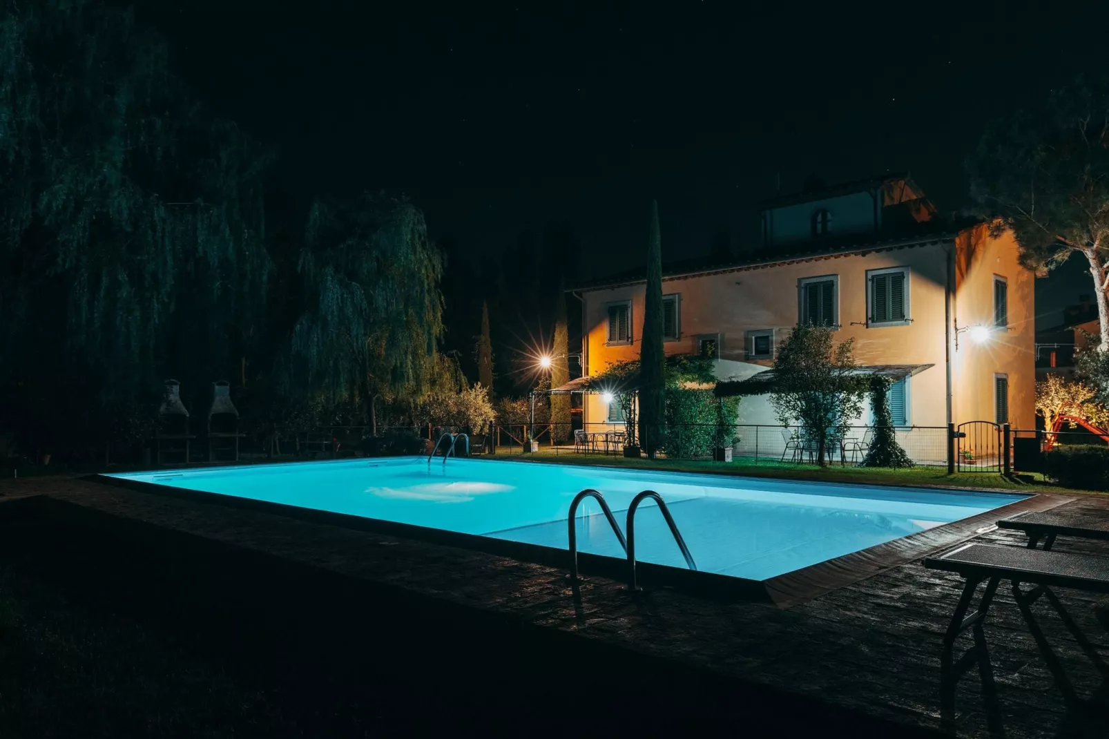 Cipresso-Swimming pool