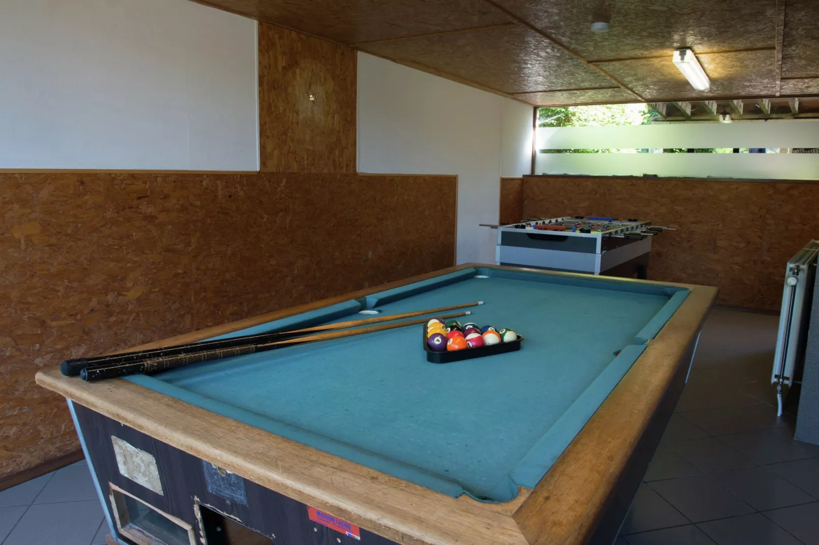 Les Terrasses-Recreation room