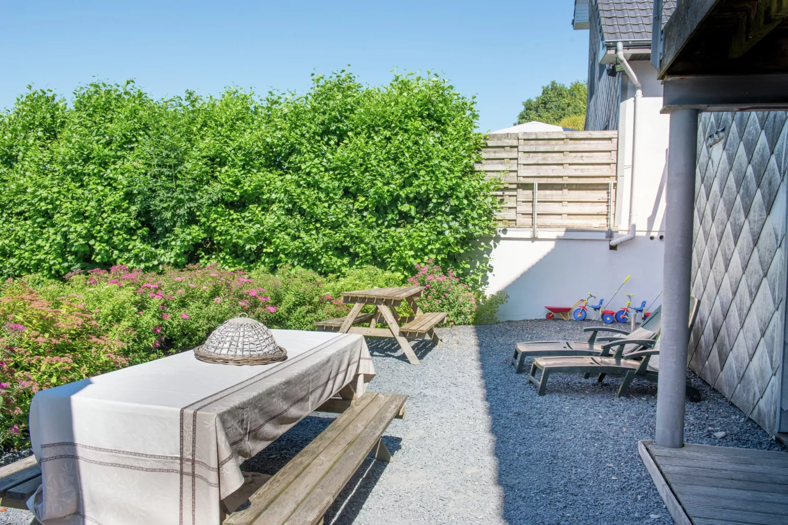 Les Terrasses-Terrace balcony