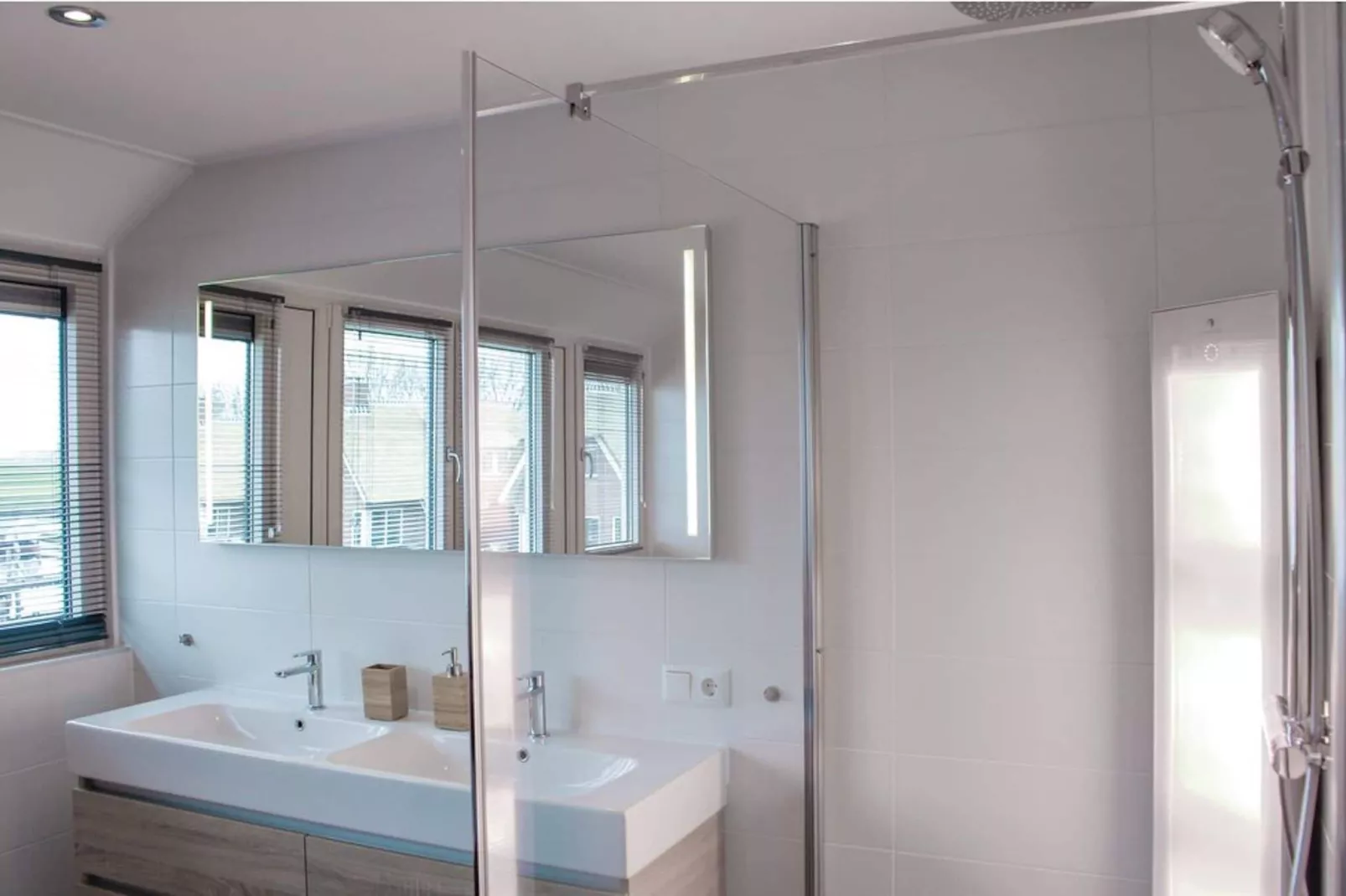Recreatiepark Idskenhuizen 3-Bathroom