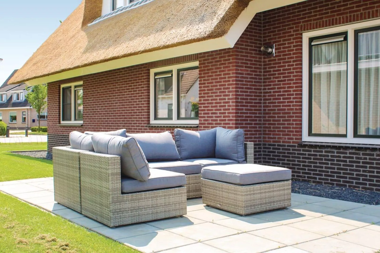 Recreatiepark Idskenhuizen 4-Terrace balcony