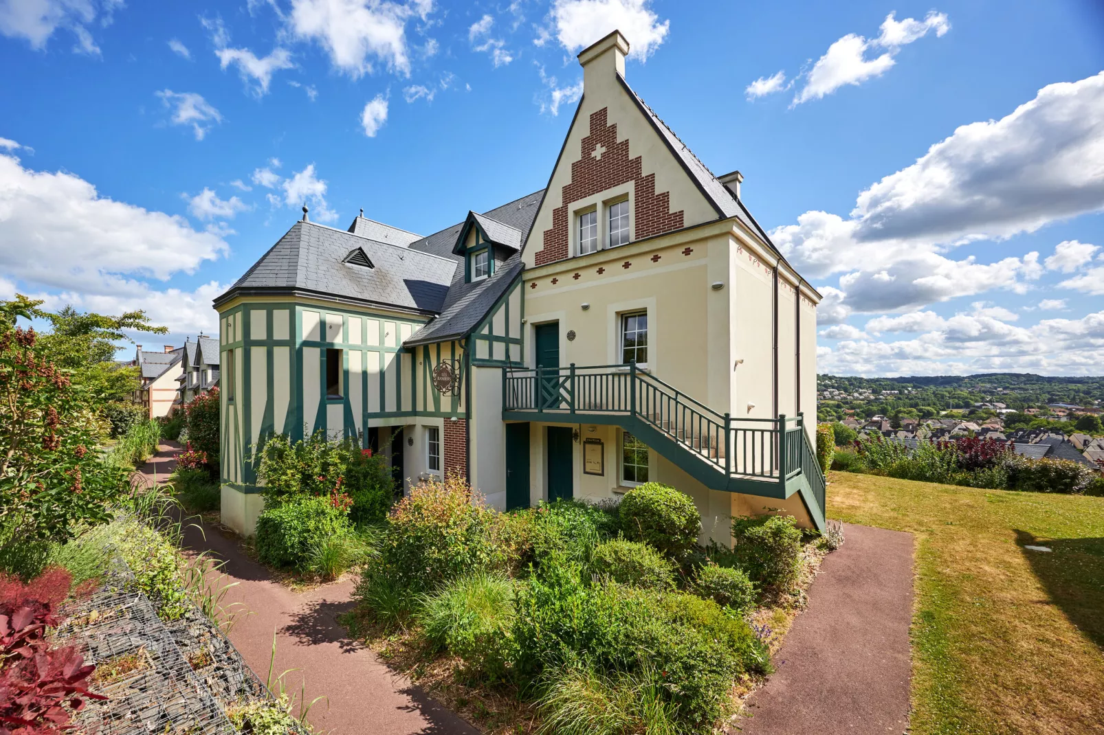 Residence & Spa Houlgate  36 Standard Apt 6 p - 2 bedrooms duplex-Exterior summer
