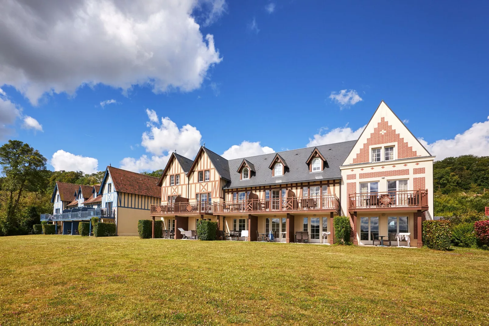 Residence & Spa Houlgate  M6 Standard House 6 p - 2 bedrooms duplex-Exterior summer