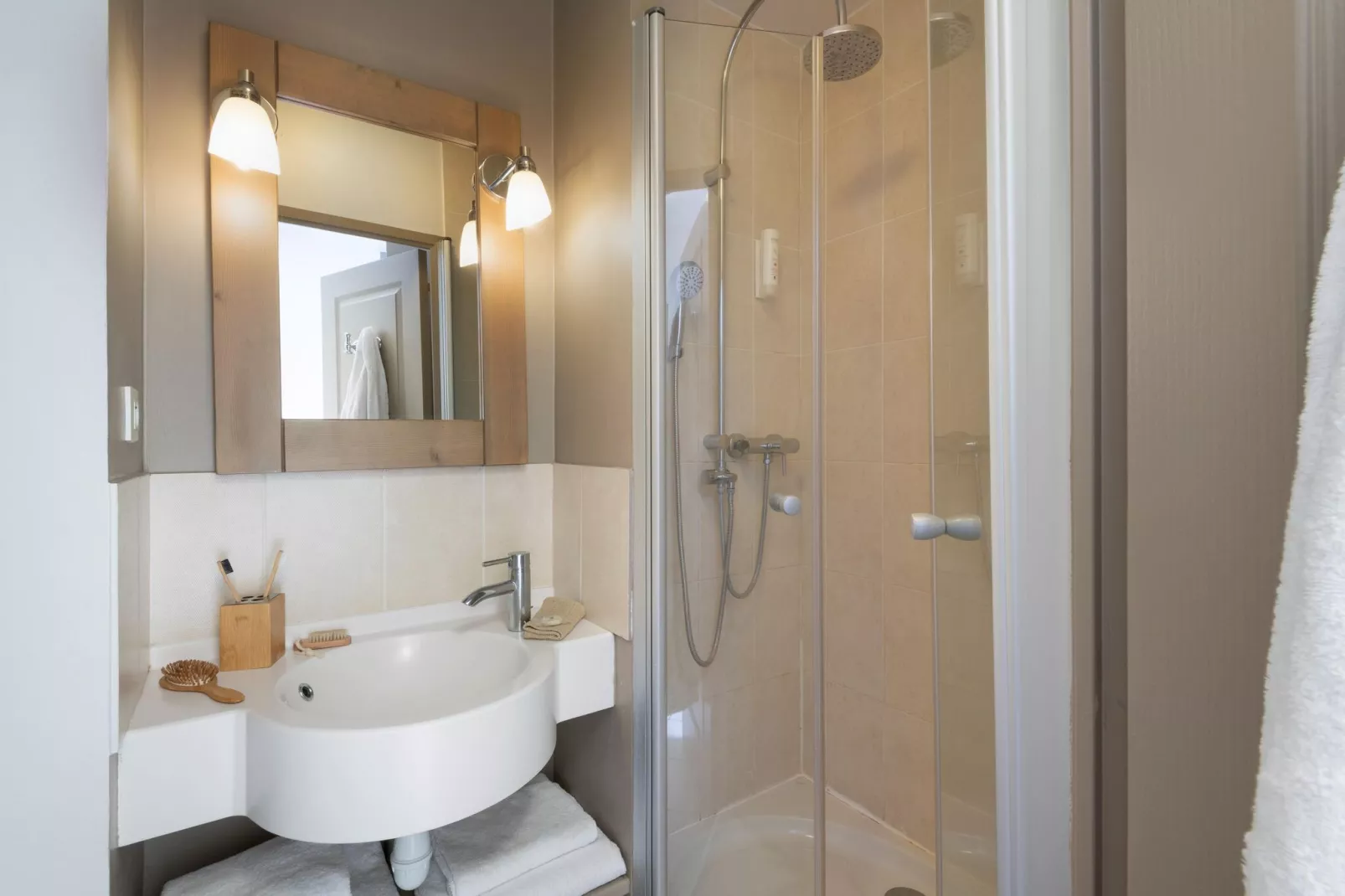 Residence & Spa Houlgate  M6 Standard House 6 p - 2 bedrooms duplex-Bathroom