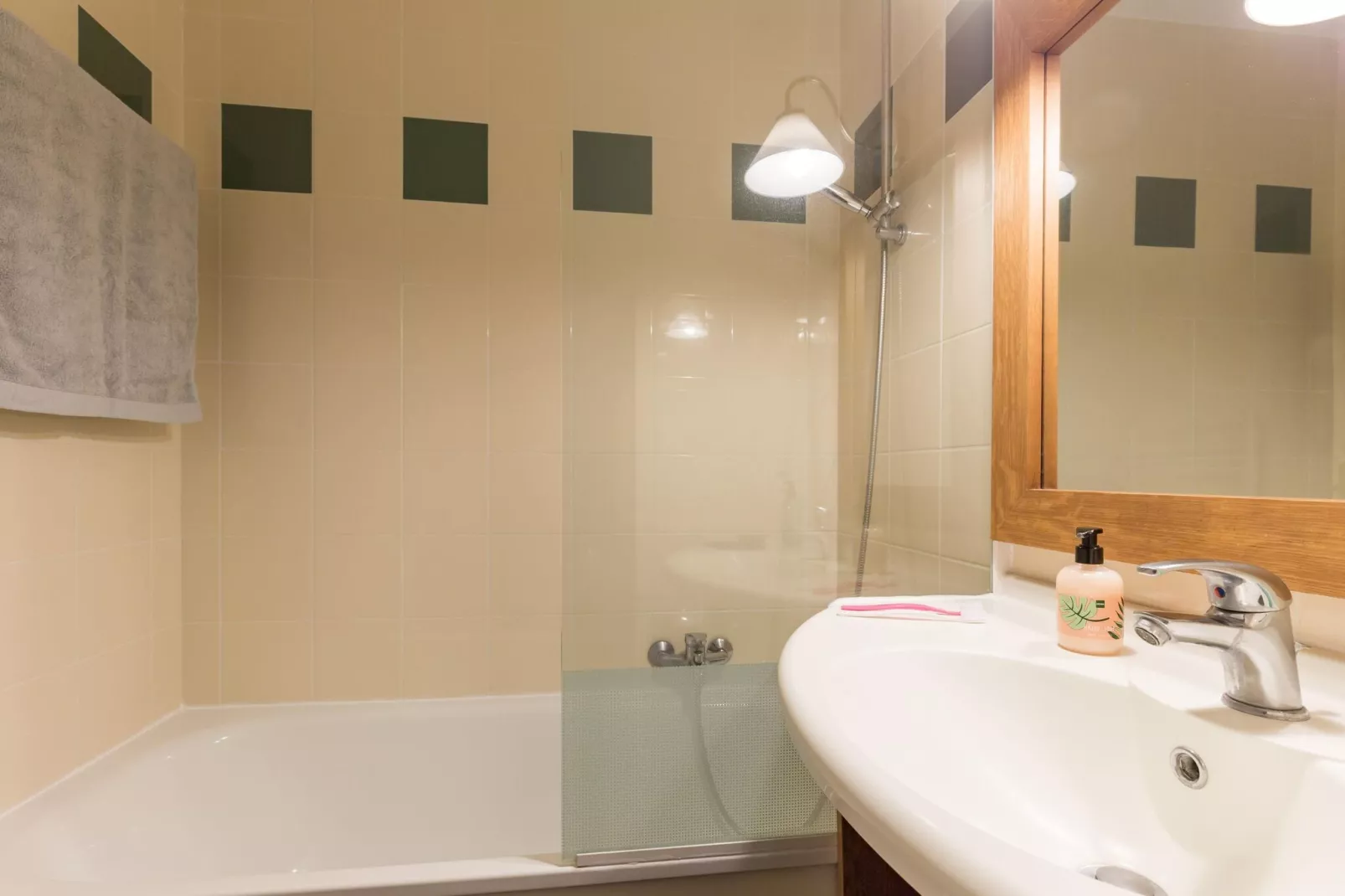 Holiday village Normandy Garden Branville - M5O Standard House 5 p - 1 bedroom - duplex-Salle de bain