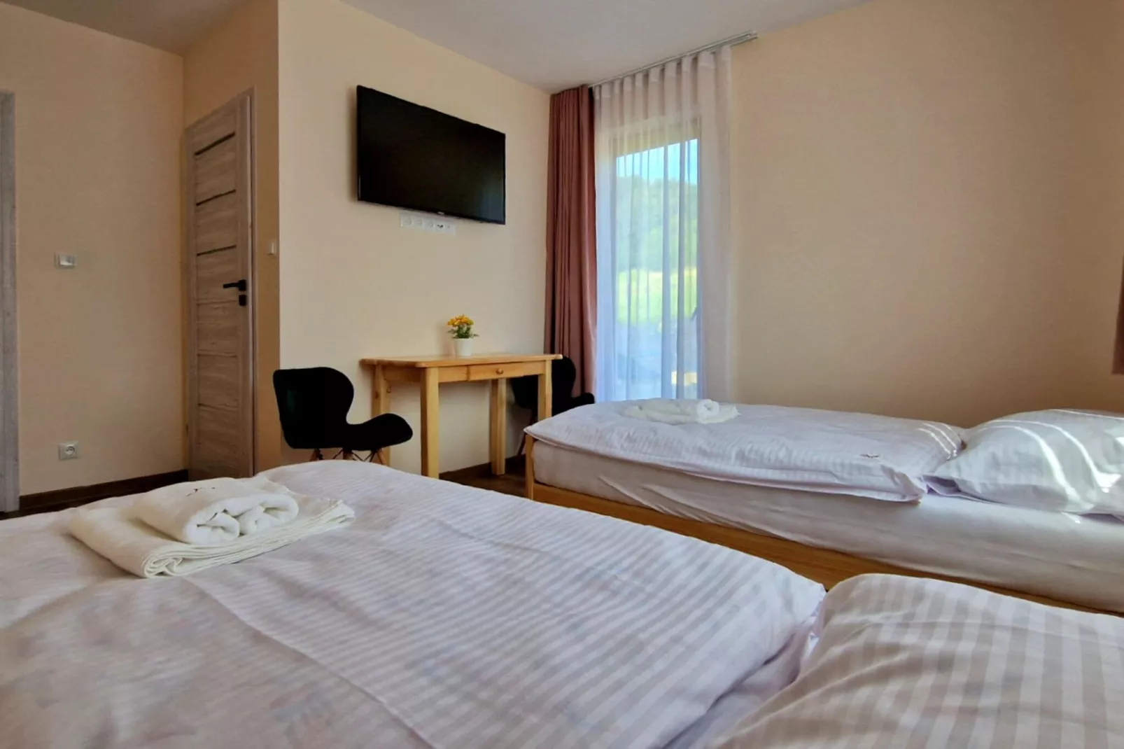 Komfortowy dom wakacyjny z basenem dla 12 osób-Bedroom