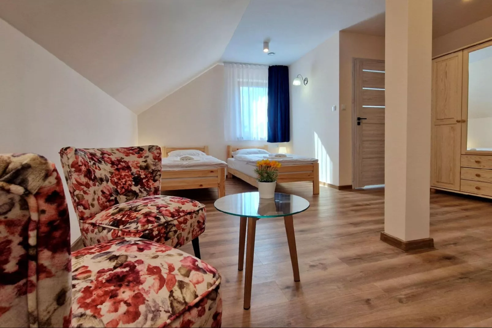 Komfortowy dom wakacyjny z basenem dla 12 osób-Bedroom