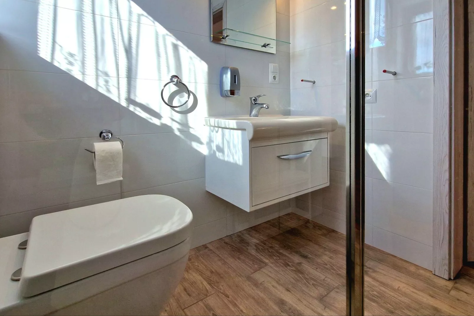 Komfortowy dom wakacyjny z basenem dla 12 osób-Bathroom