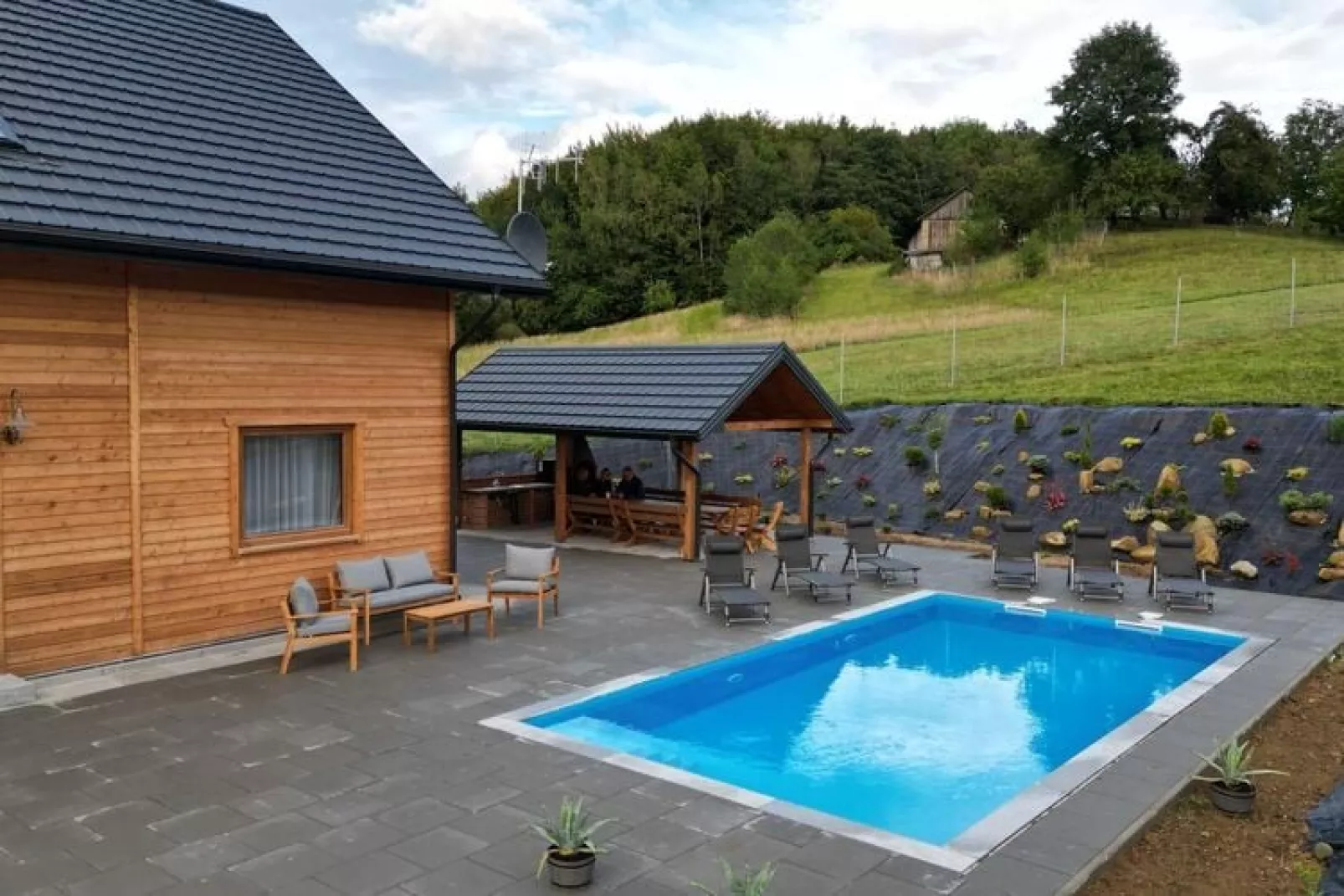 Komfortowy dom wakacyjny z basenem dla 12 osób-Pool