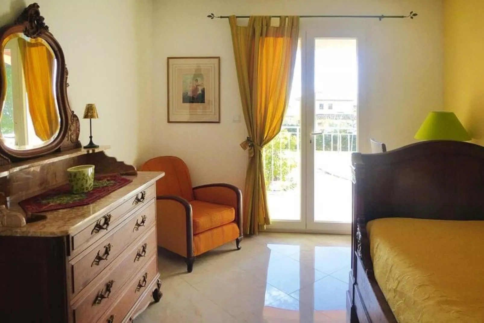 Villa in Lambesc-Bedroom