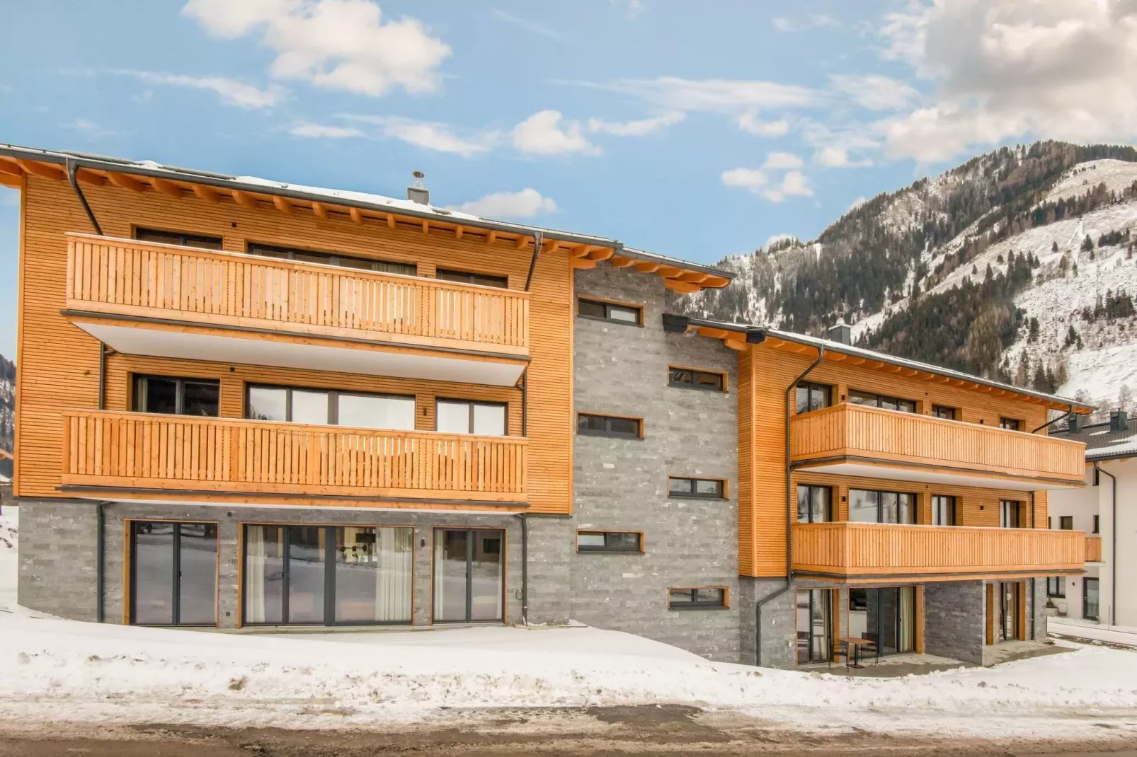 Golden Lodges Type 75-Exterior winter