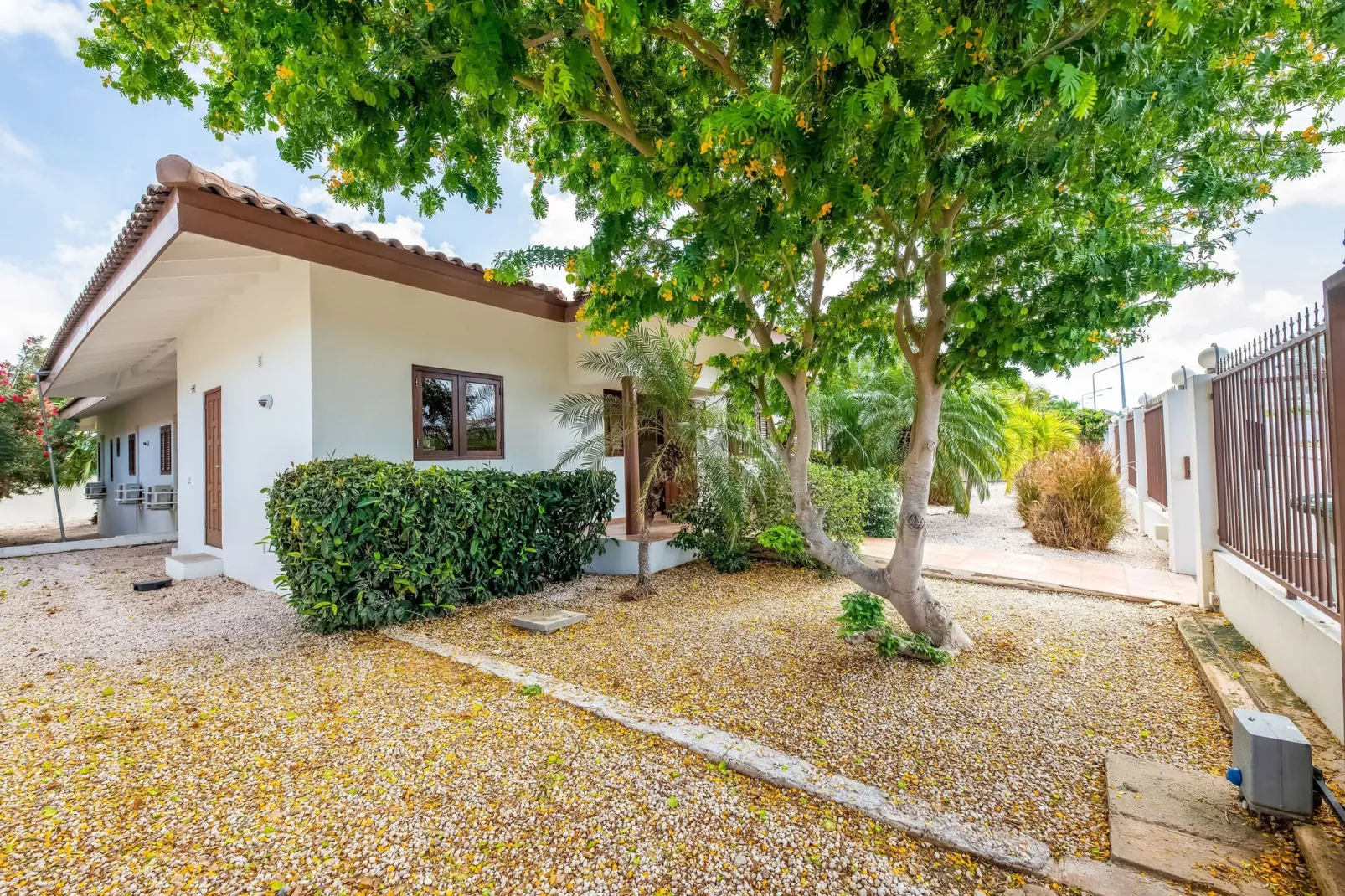 La Quinta Alida Vista Royal-Gardens summer