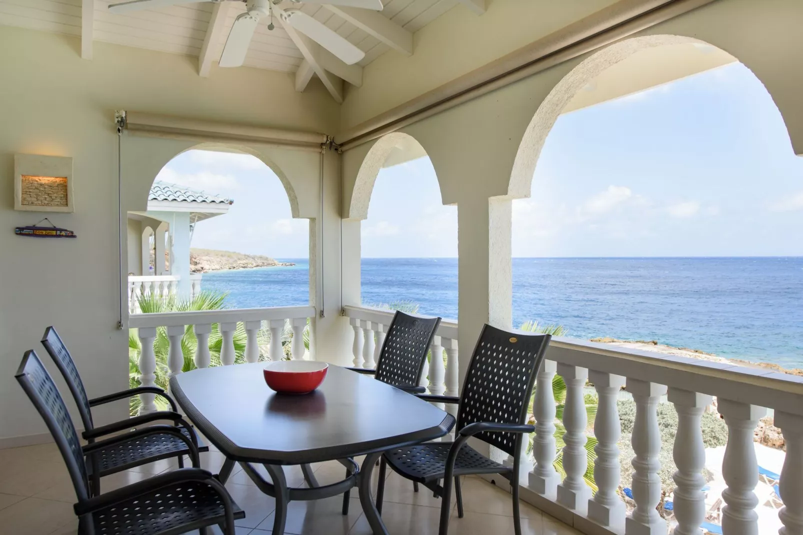 Dolphin View Mambo Beach-Terrace balcony