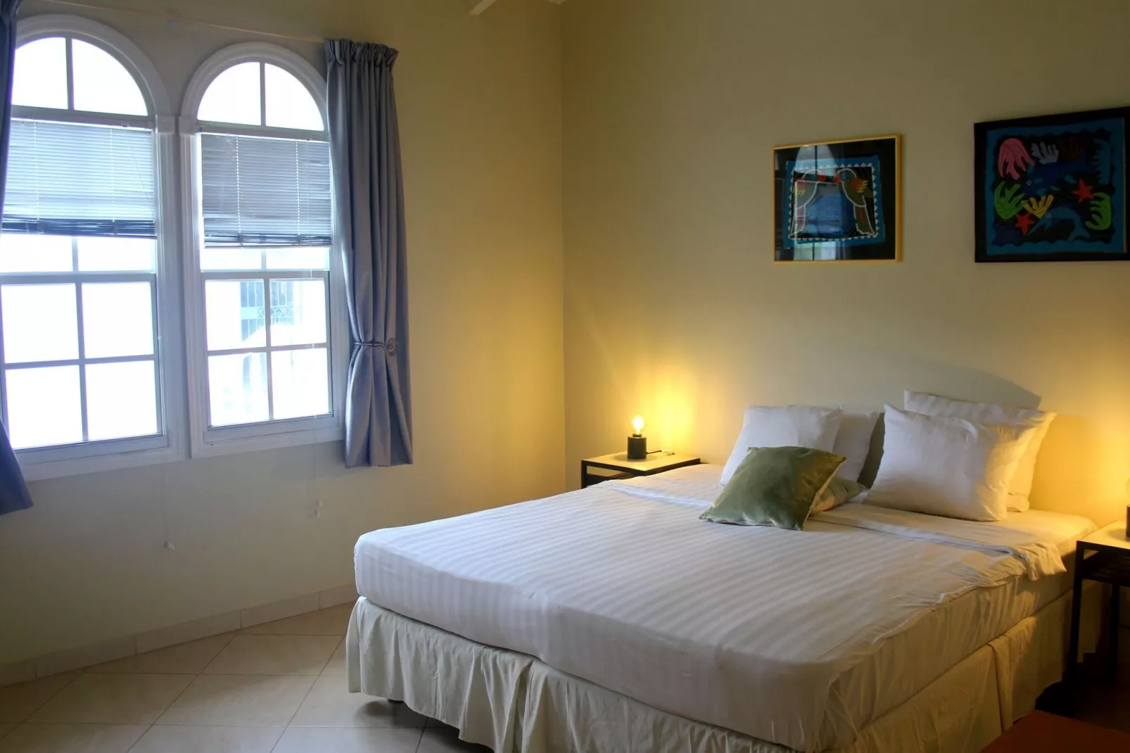 Dolphin View Mambo Beach-Bedroom