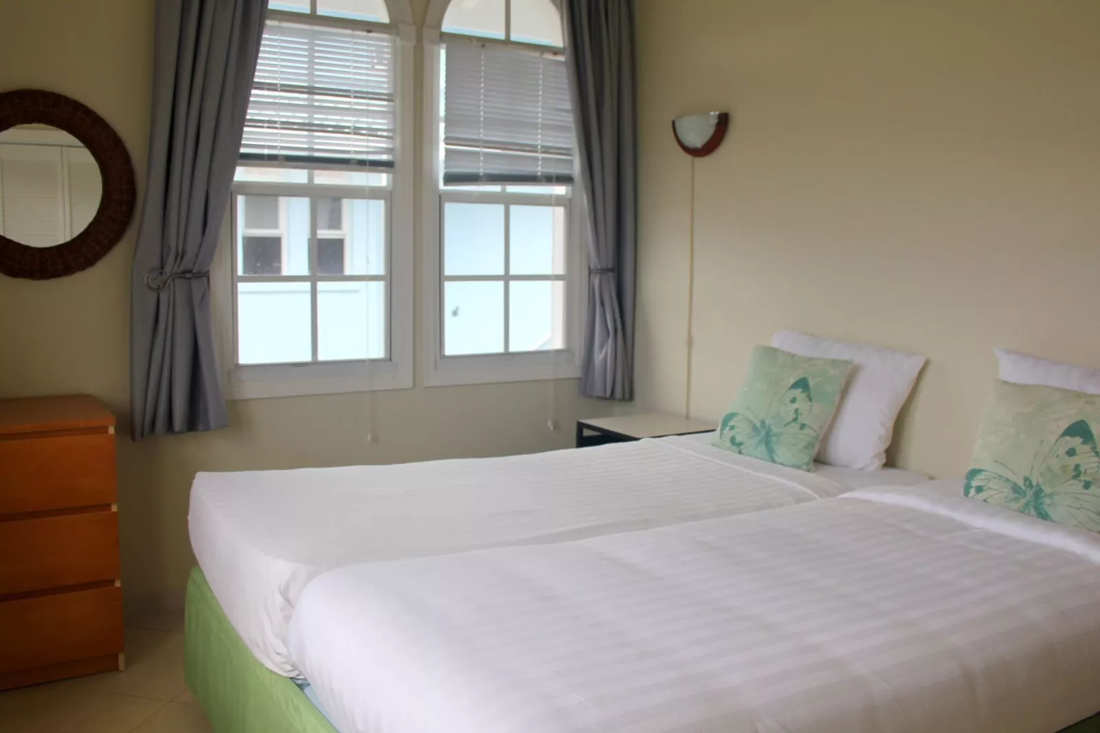 Dolphin View Mambo Beach-Bedroom