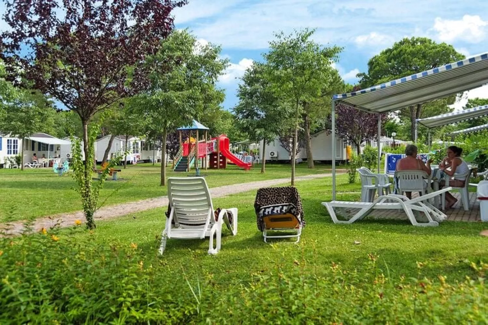 Mobile Homes Del Garda Village, Peschiera-Dalia-Gardens summer