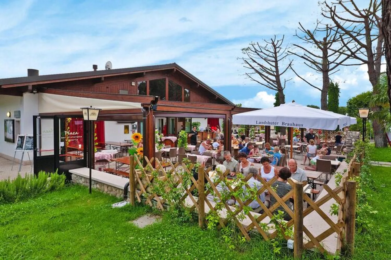 Mobile Homes Del Garda Village, Peschiera-Dalia-Exterior summer