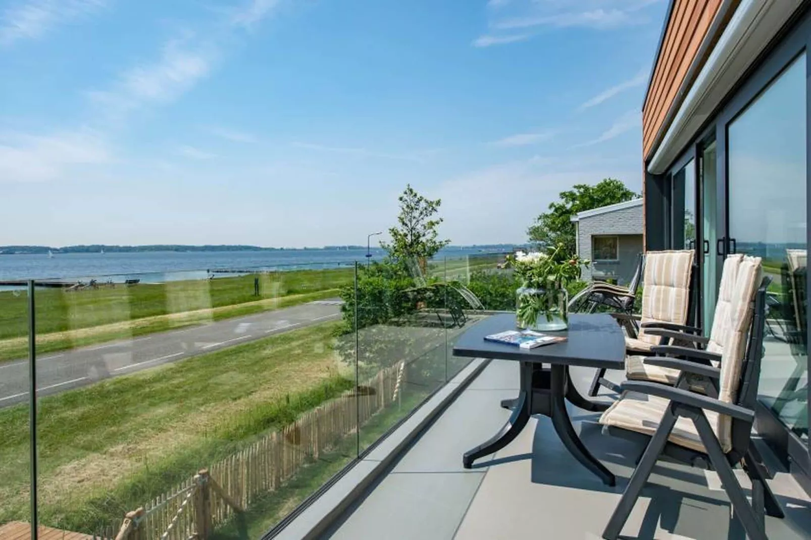 Ahornenlaan 2-Terrace balcony