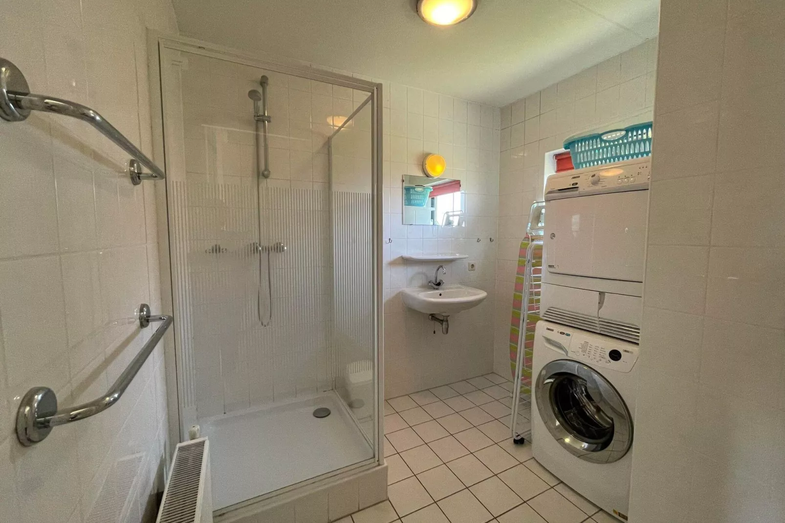 Landgoed Eysinga State 1-Bathroom