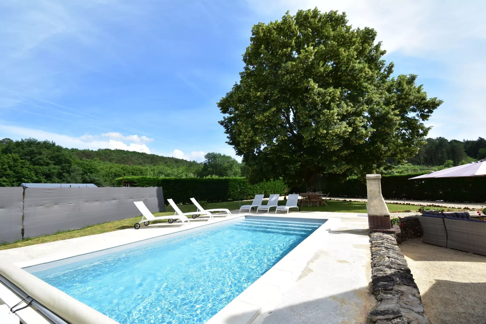 À l'ombre du Tilleul-Piscine